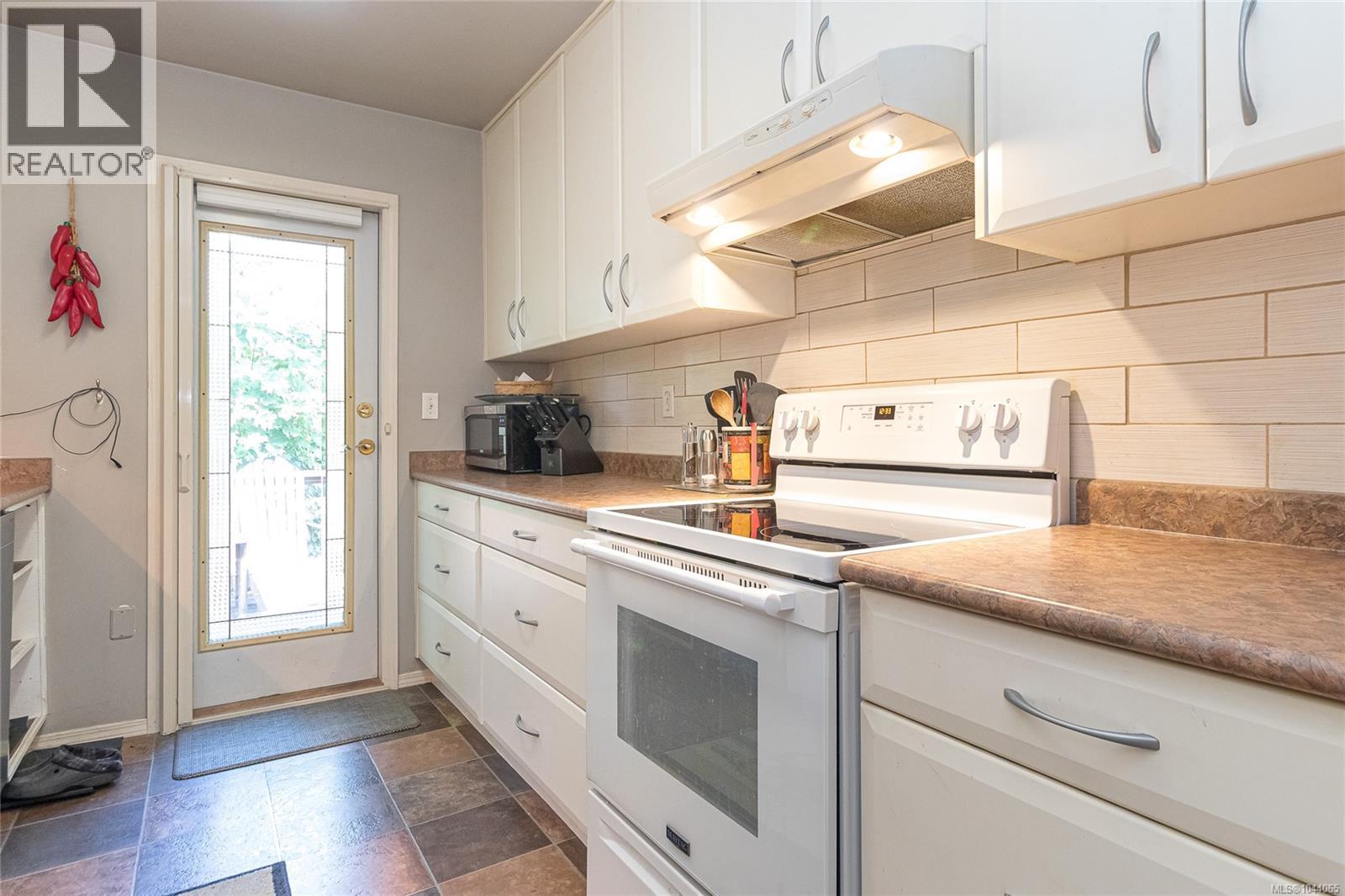 #9 6172 Alington Rd - 11