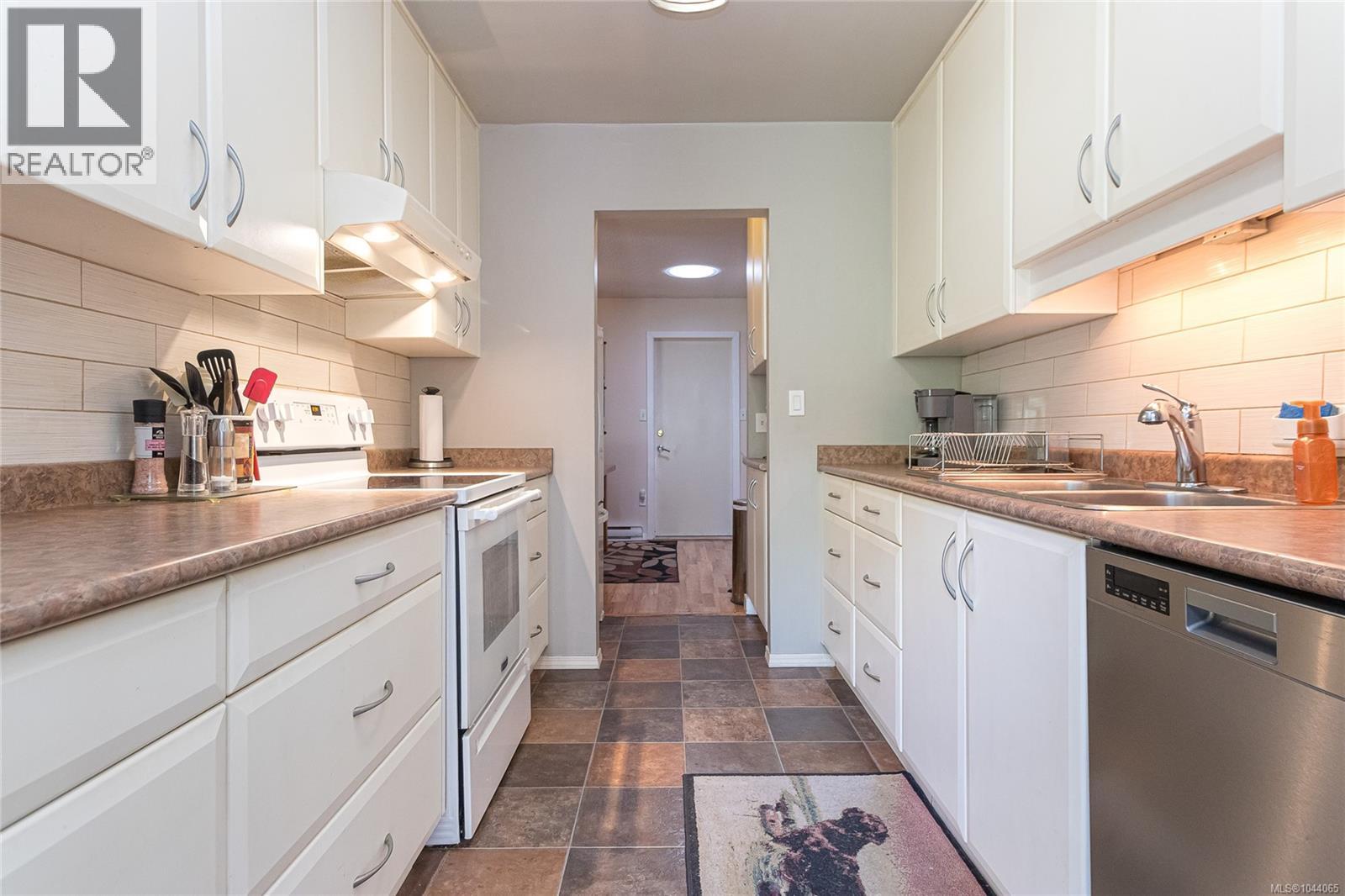 #9 6172 Alington Rd - Image 12