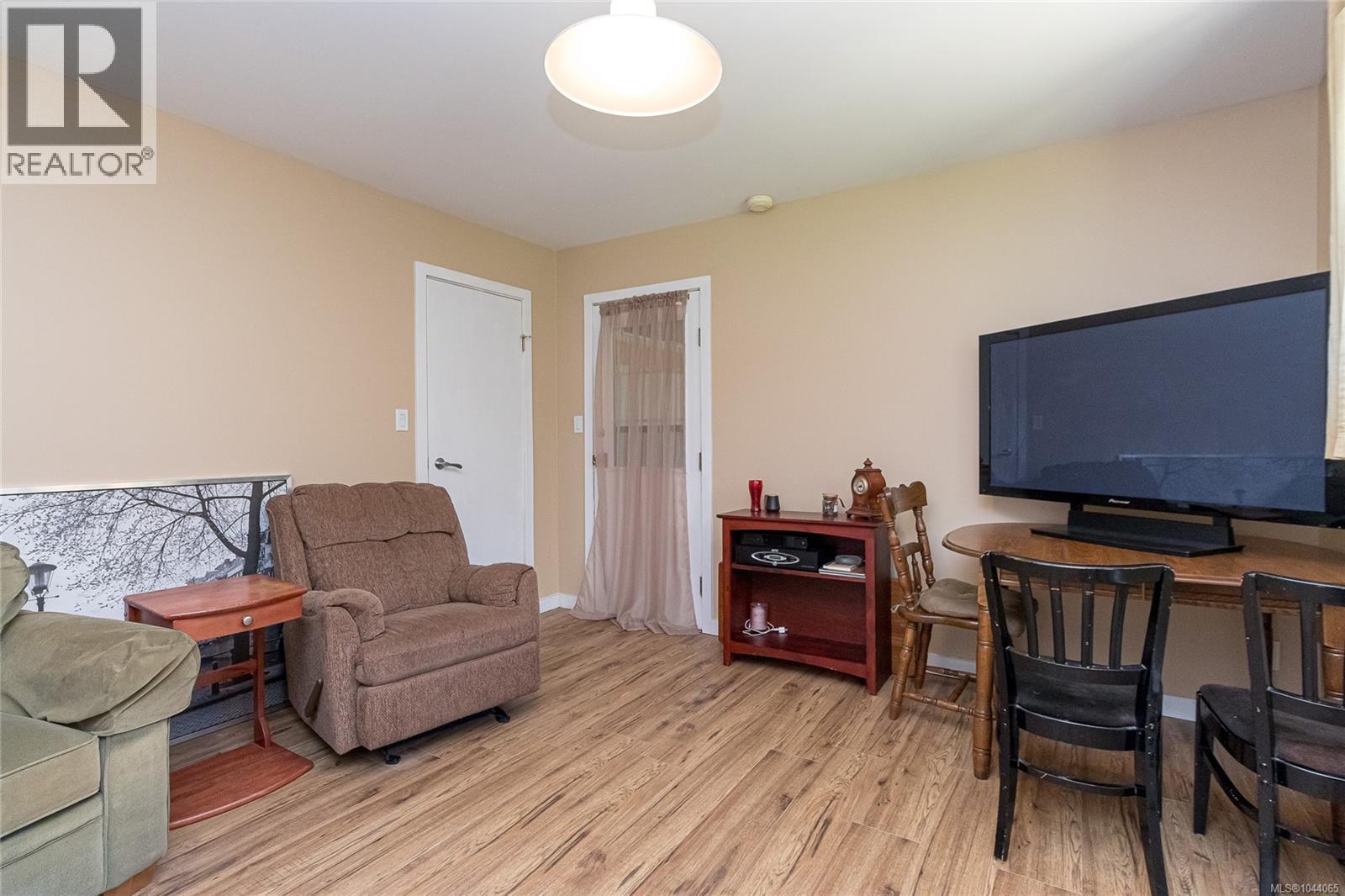 #9 6172 Alington Rd - 26