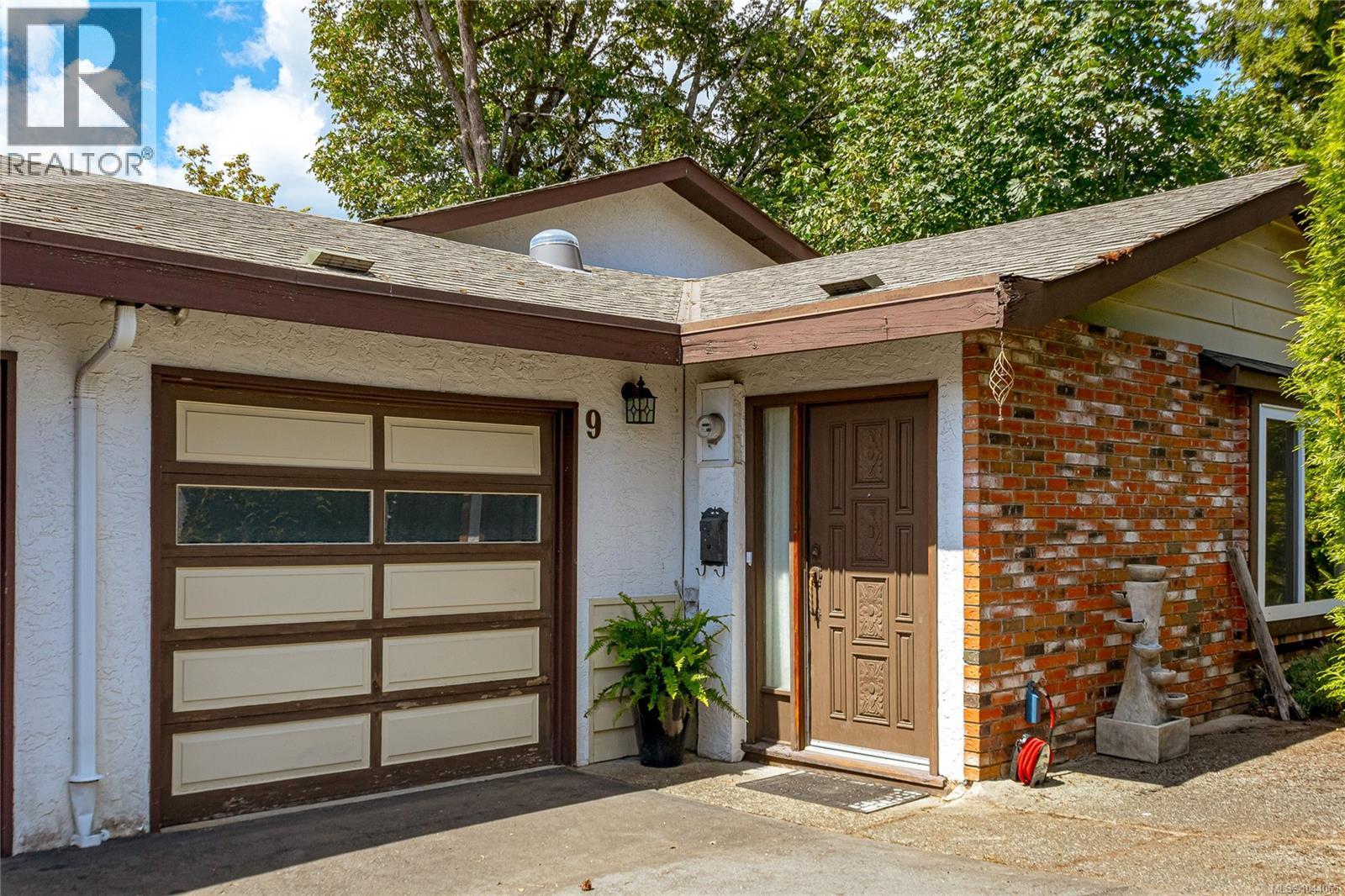 #9 6172 Alington Rd - 3
