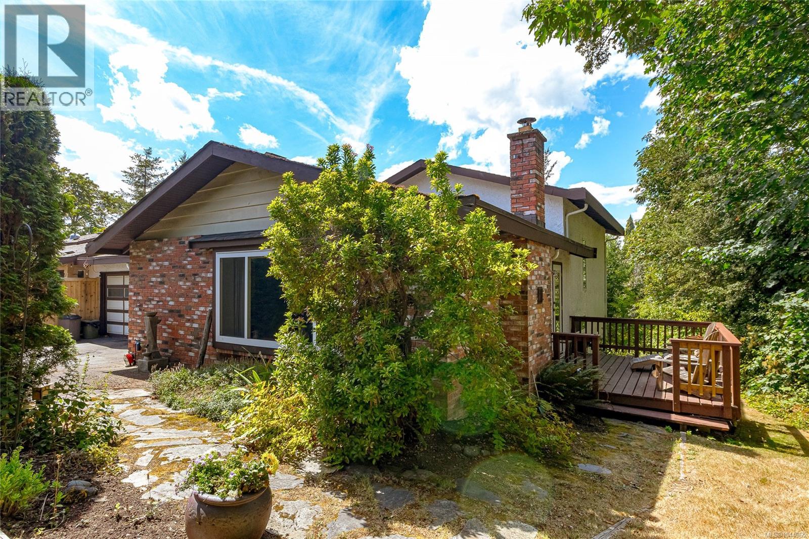 #9 6172 Alington Rd - 36