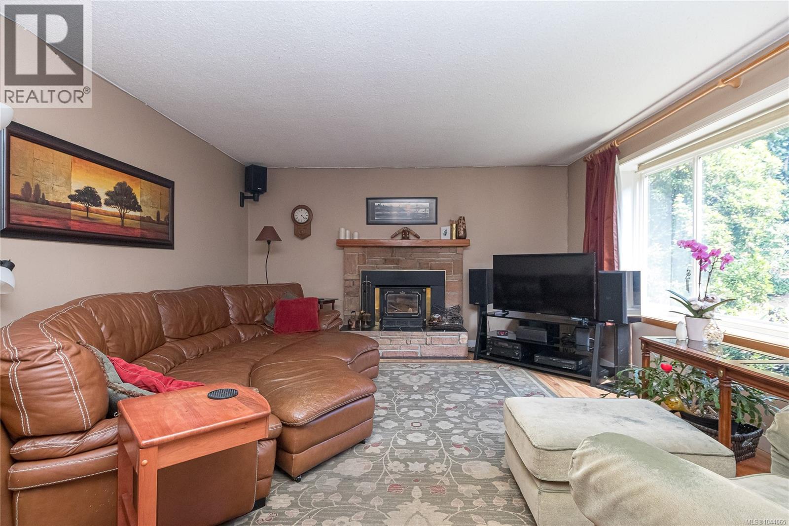 #9 6172 Alington Rd - Image 6