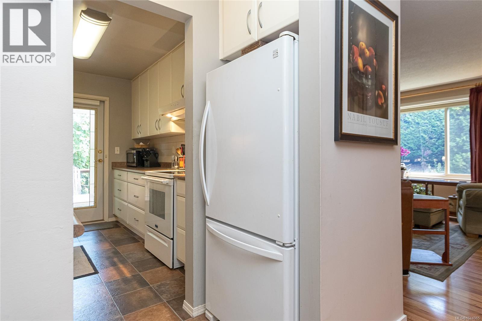 #9 6172 Alington Rd - Image 9