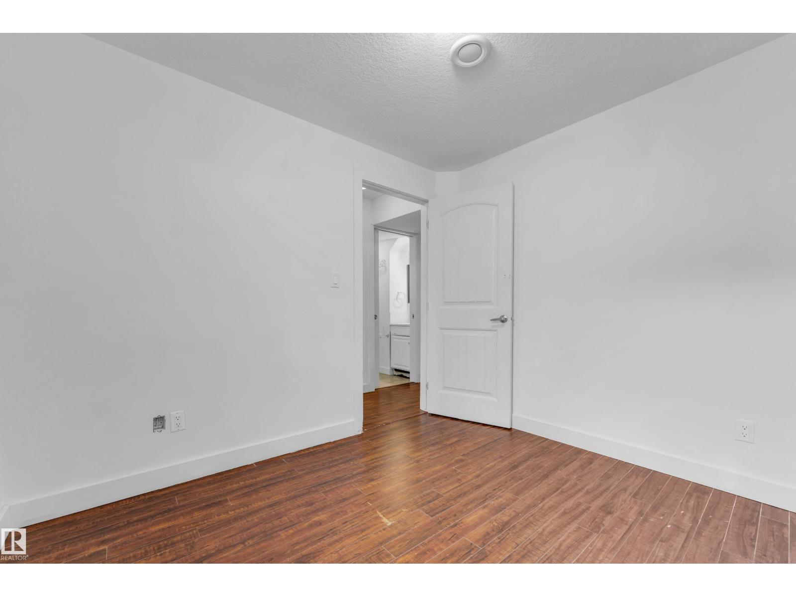 11817 37 ST NW - 34