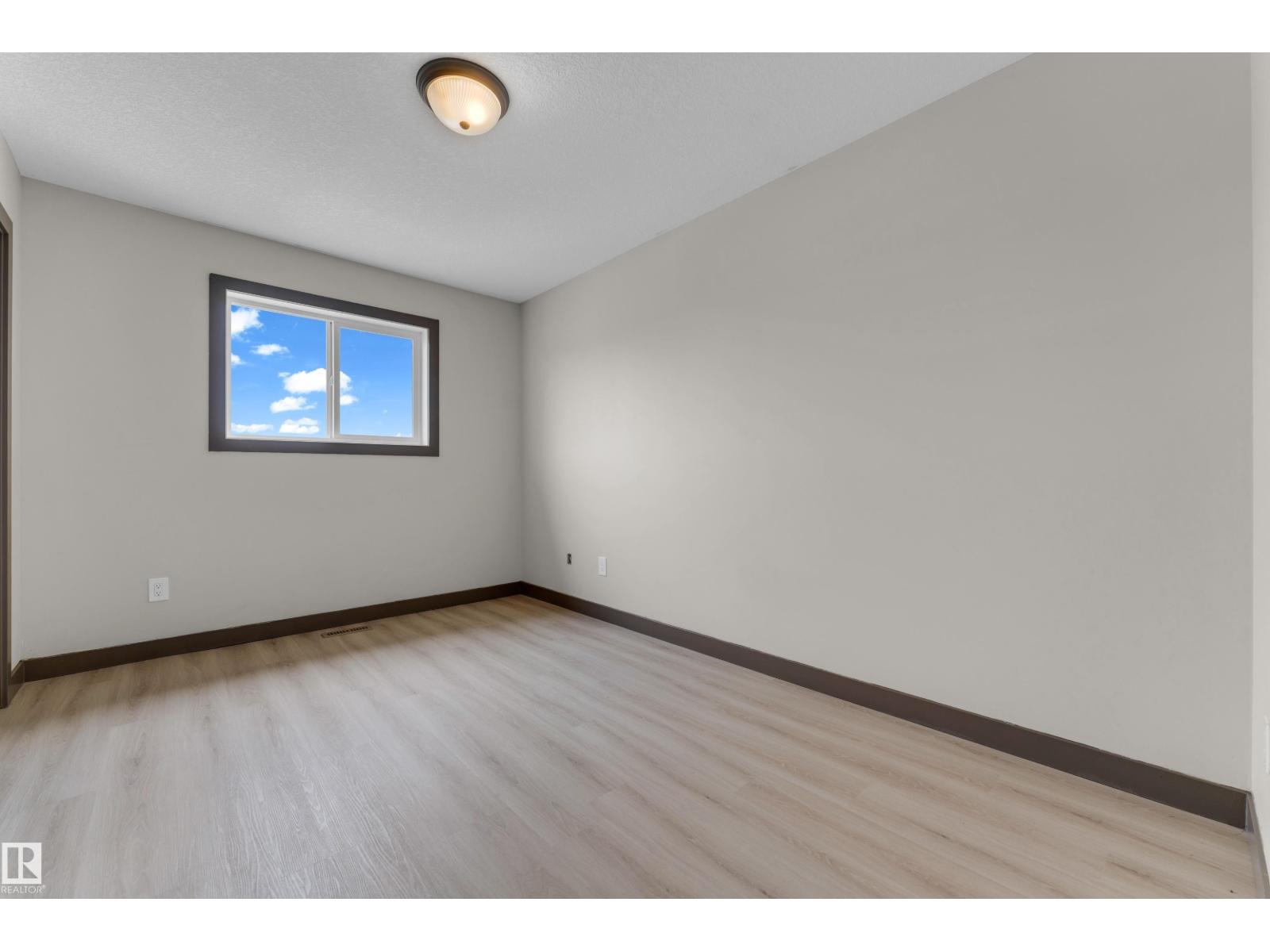 11817 37 ST NW - 17