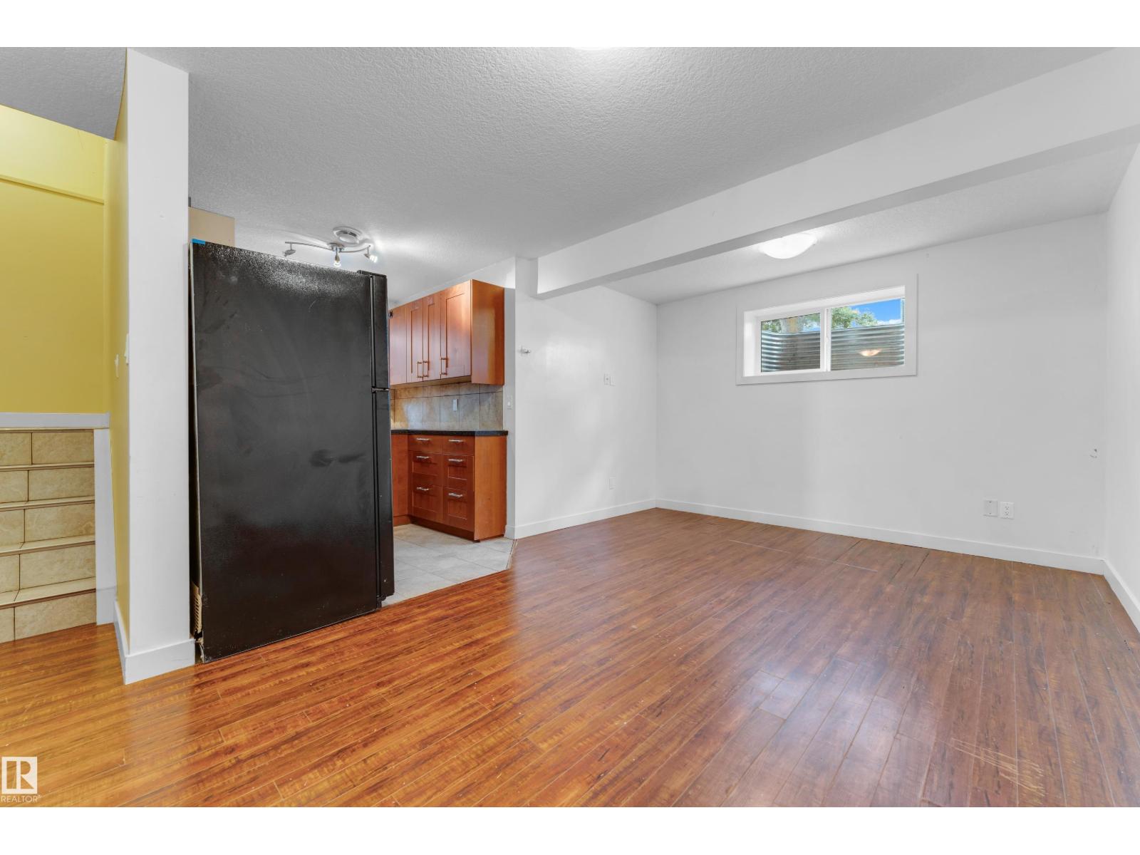 11817 37 ST NW - 28