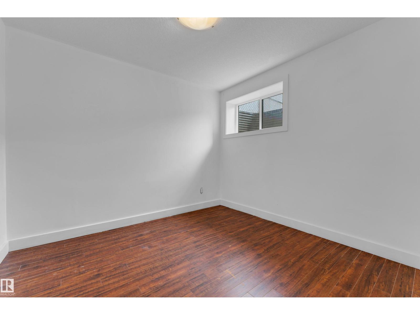 11817 37 ST NW - 33