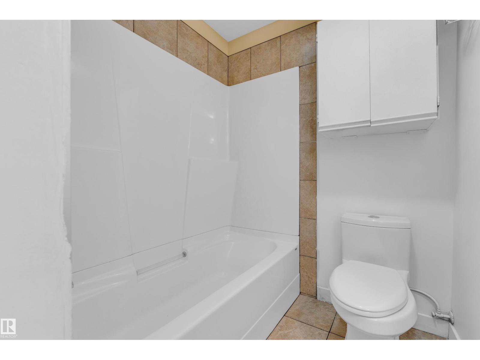 11817 37 ST NW - 37