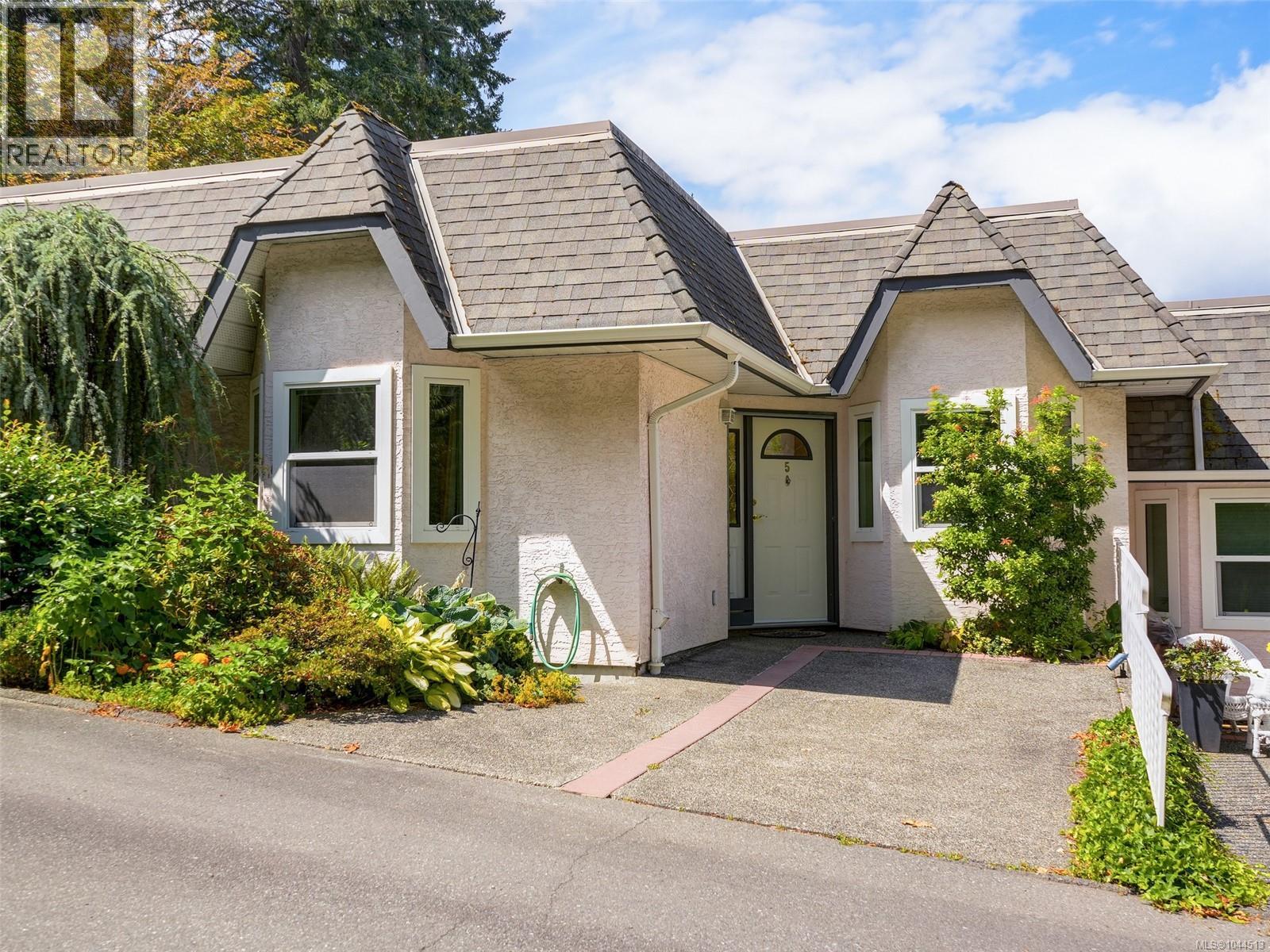 #5 930 Josephine Rd - 1