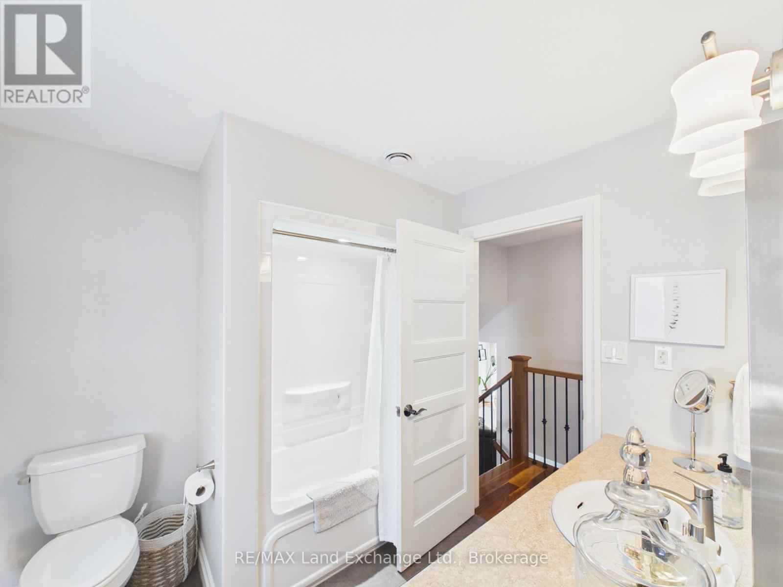 50 LAKEFIELD DRIVE - 17