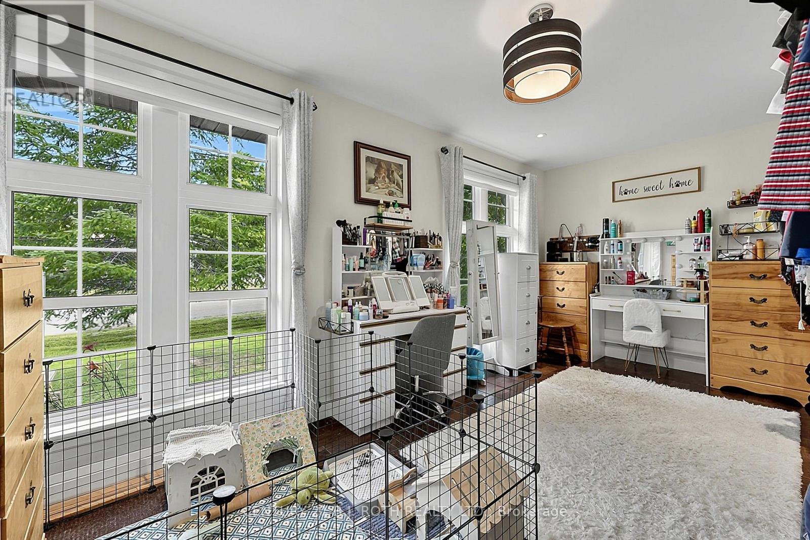 25 GLENGROVE AVENUE - 19
