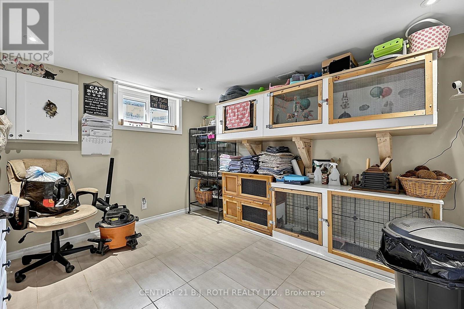 25 GLENGROVE AVENUE - 26