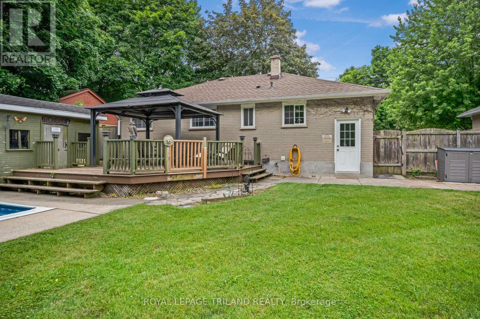 374 GRIFFITH STREET - 28