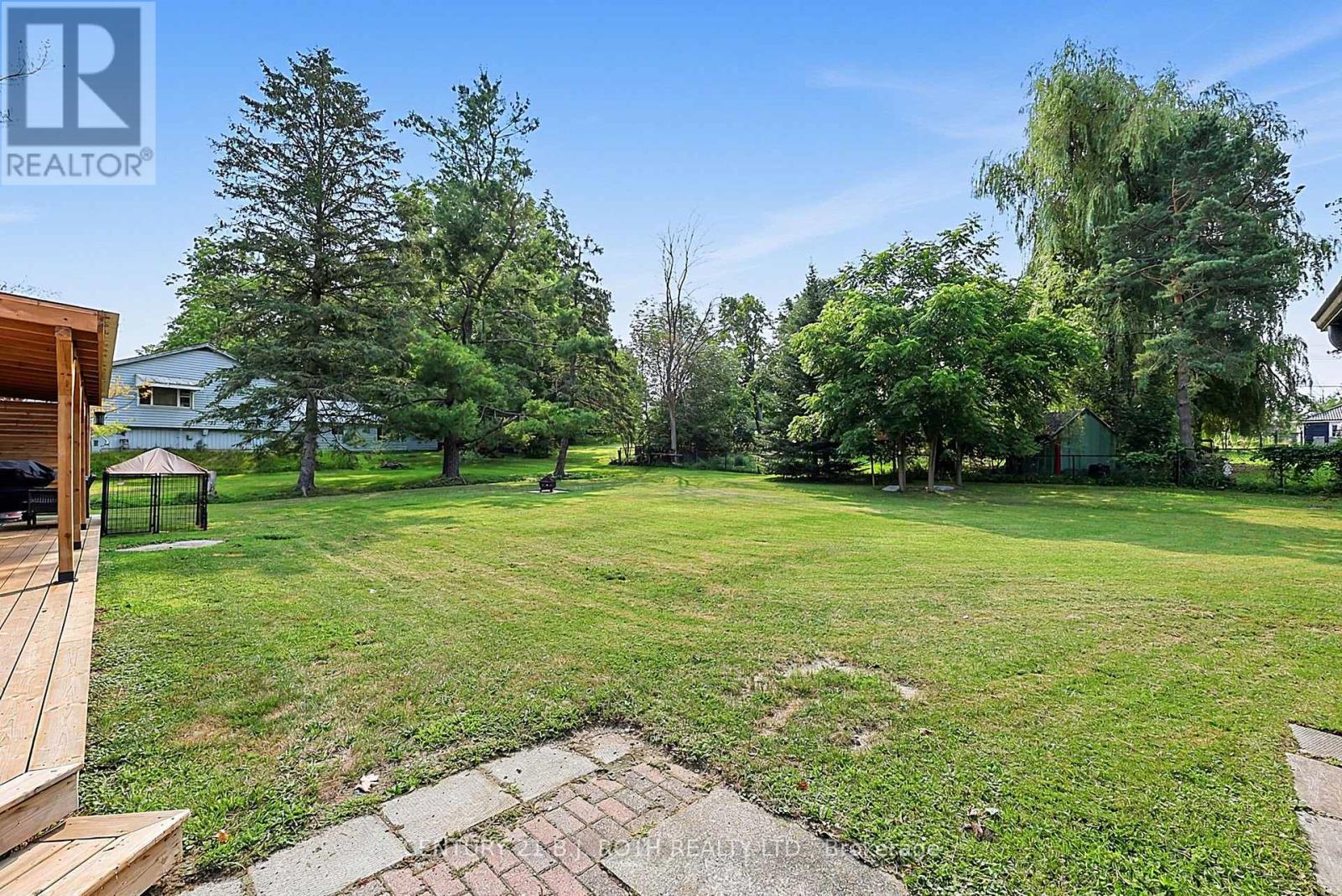 25 GLENGROVE AVENUE - 35