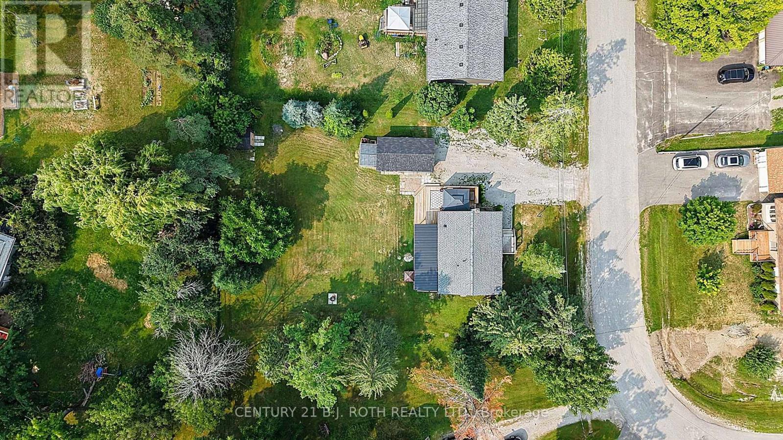 25 GLENGROVE AVENUE - 42