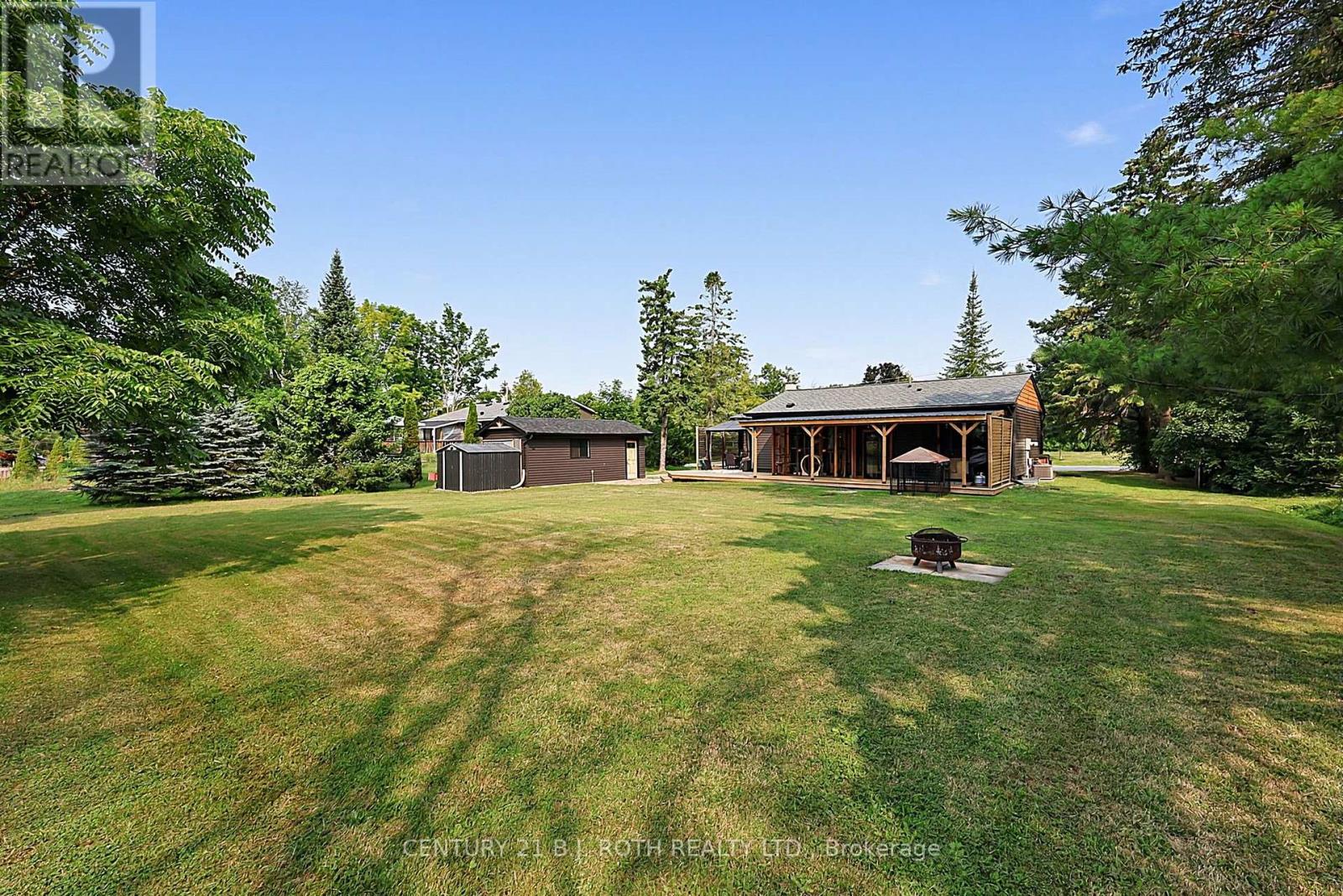 25 GLENGROVE AVENUE - 39