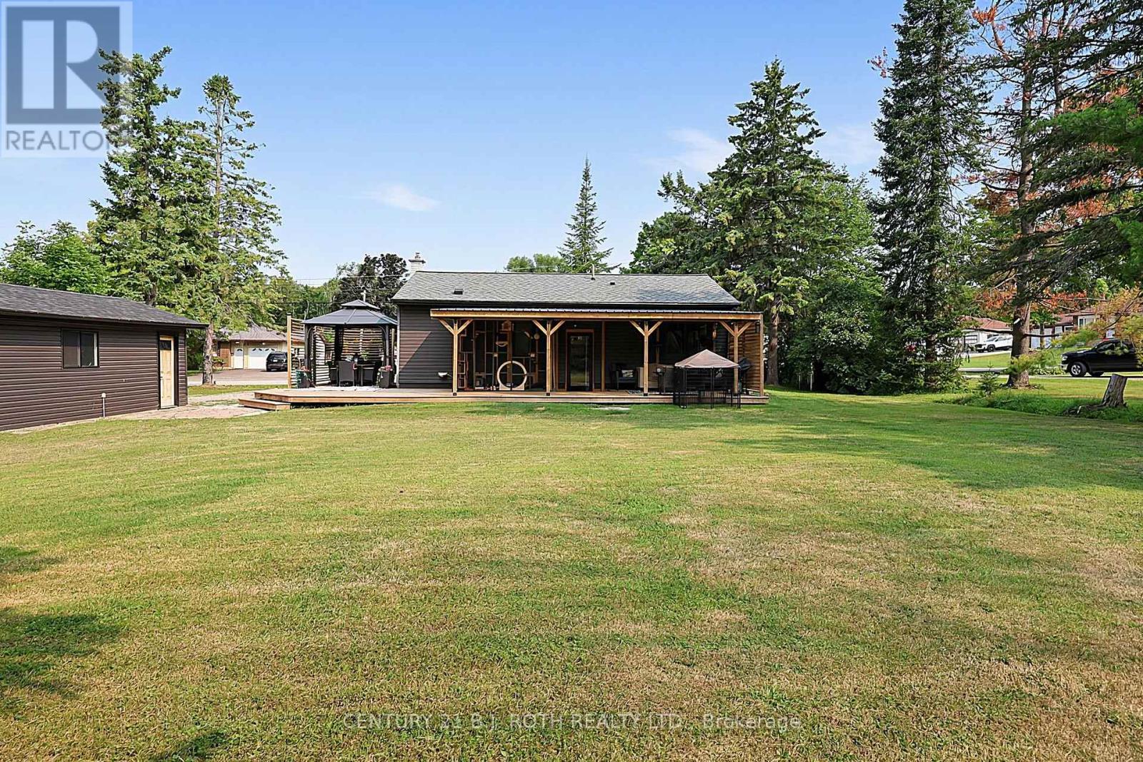 25 GLENGROVE AVENUE - 38
