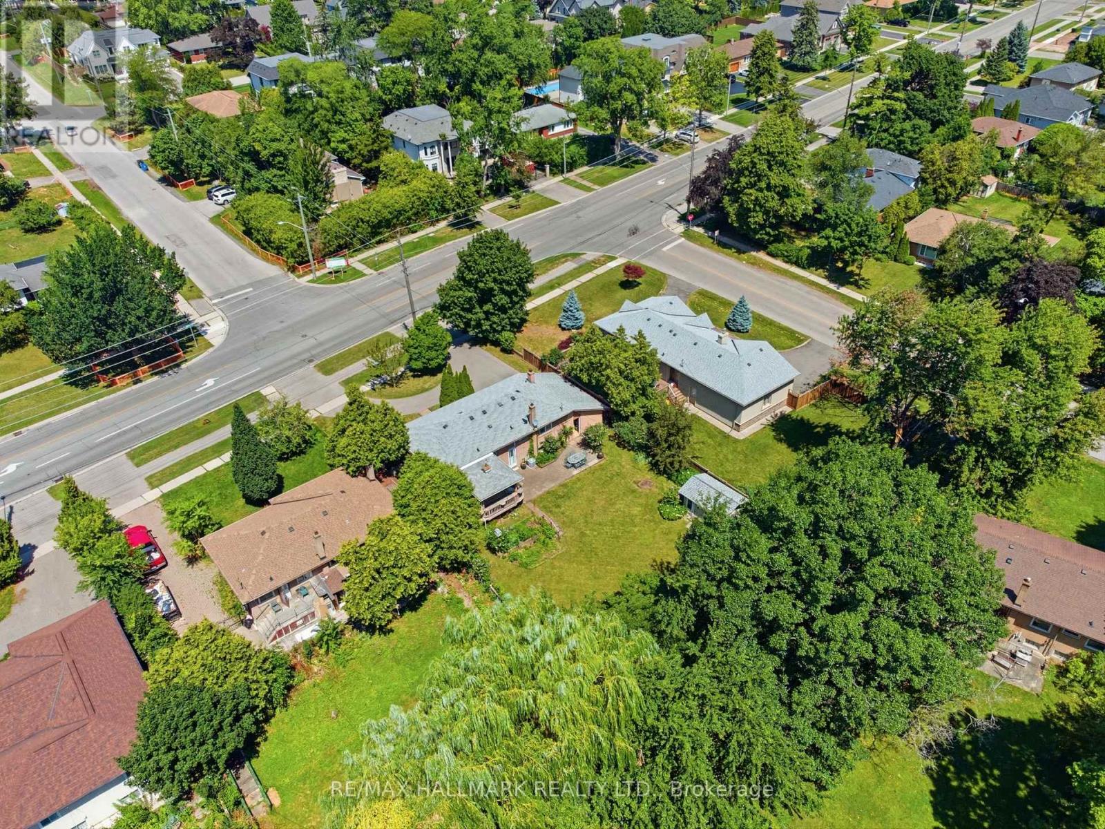 1392 REBECCA STREET - 38