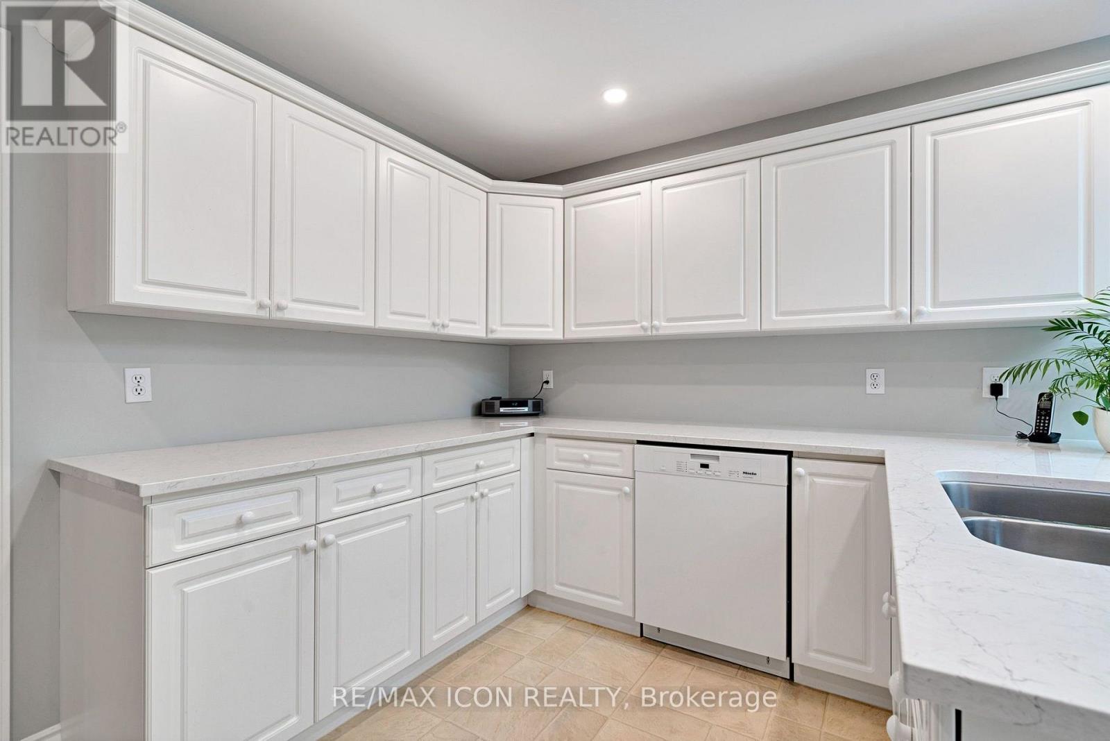 #17 1151 RIVERSIDE DRIVE - Image 14