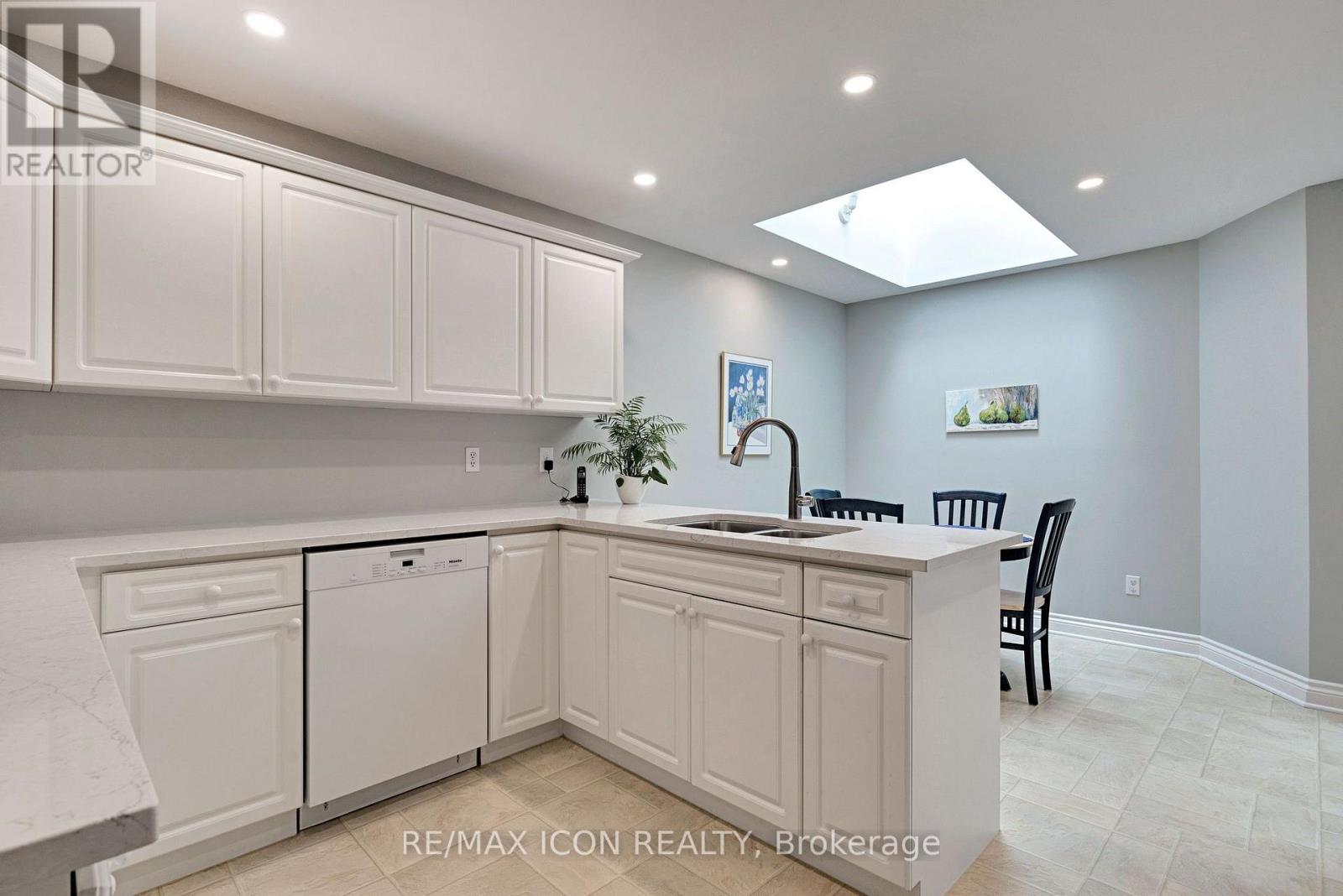 #17 1151 RIVERSIDE DRIVE - 16