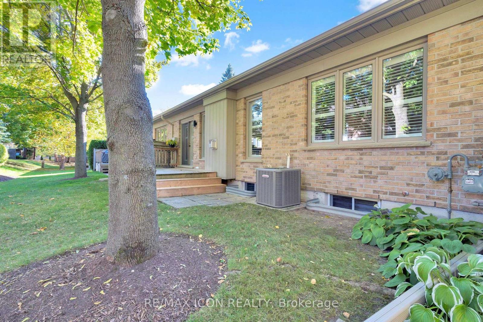#17 1151 RIVERSIDE DRIVE - 34