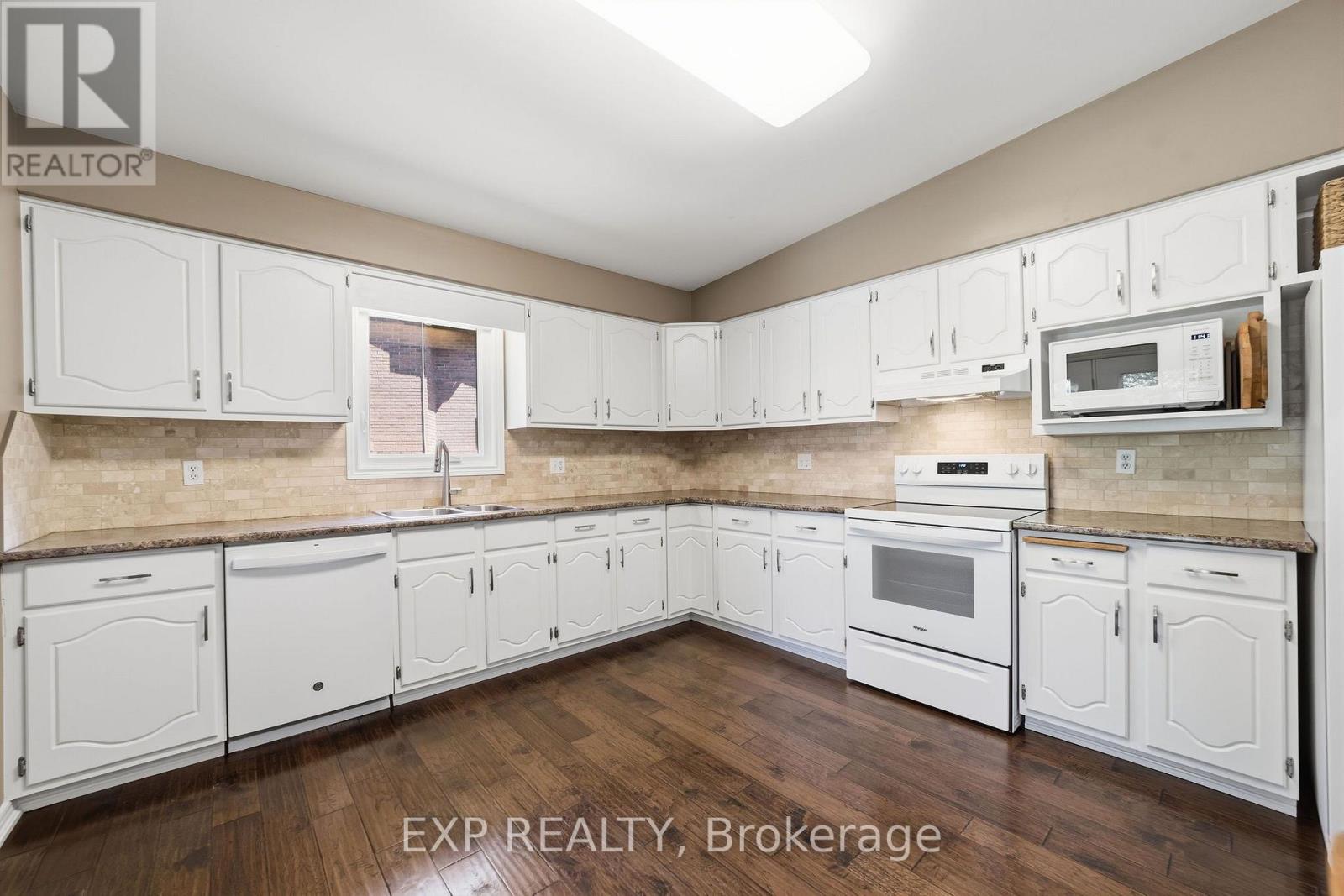 632 HOOVER PLACE - Image 13