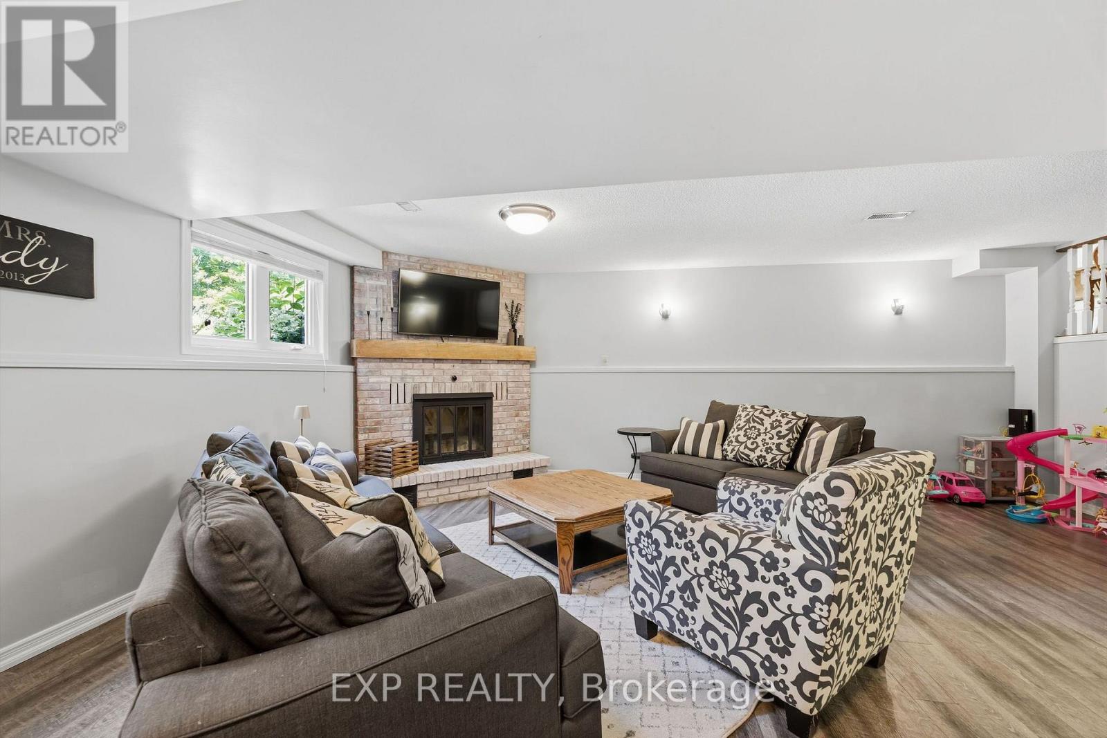 632 HOOVER PLACE - Image 21