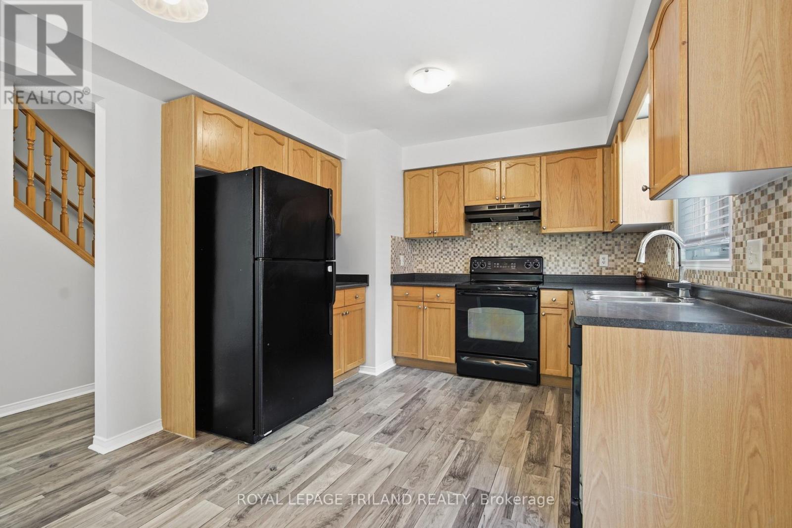 1942 BLOOM CRESCENT - Image 7