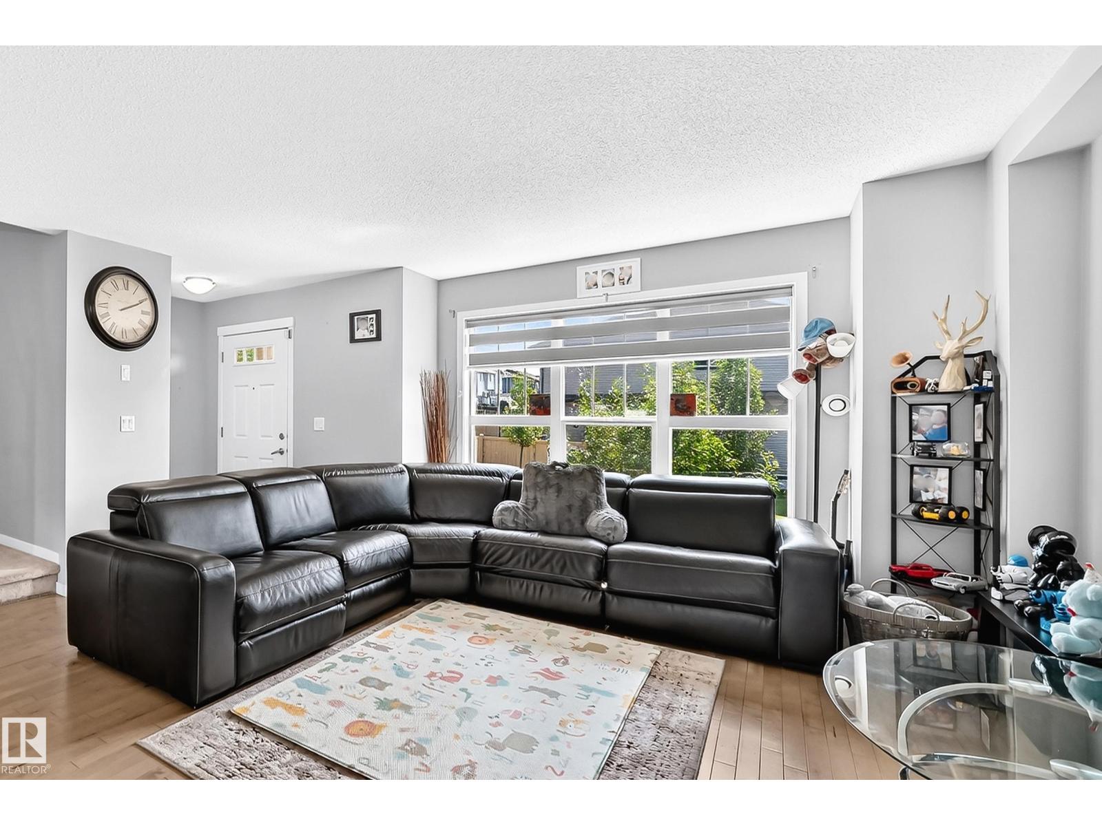 5280 21 AV SW, Walker, Edmonton photo 3