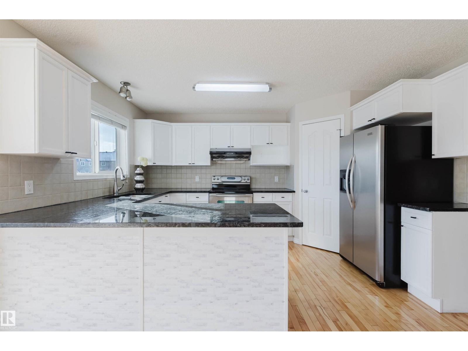 1135 112 ST SW - 19