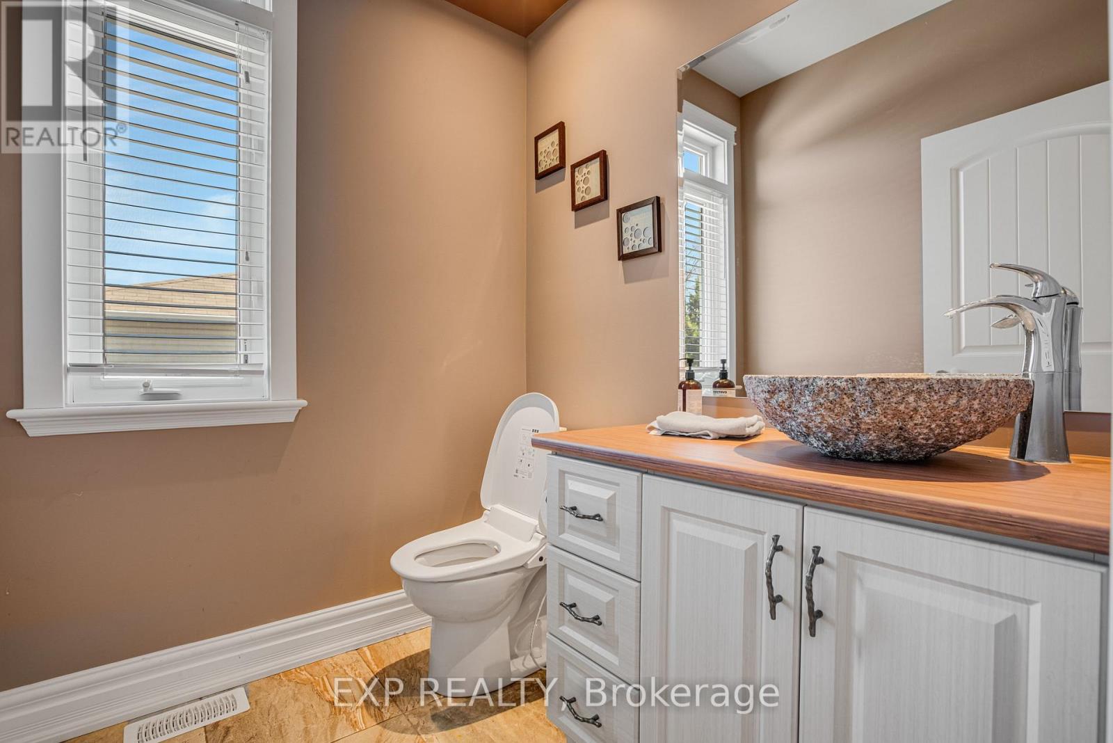 47 BEAVER LANE - Image 24