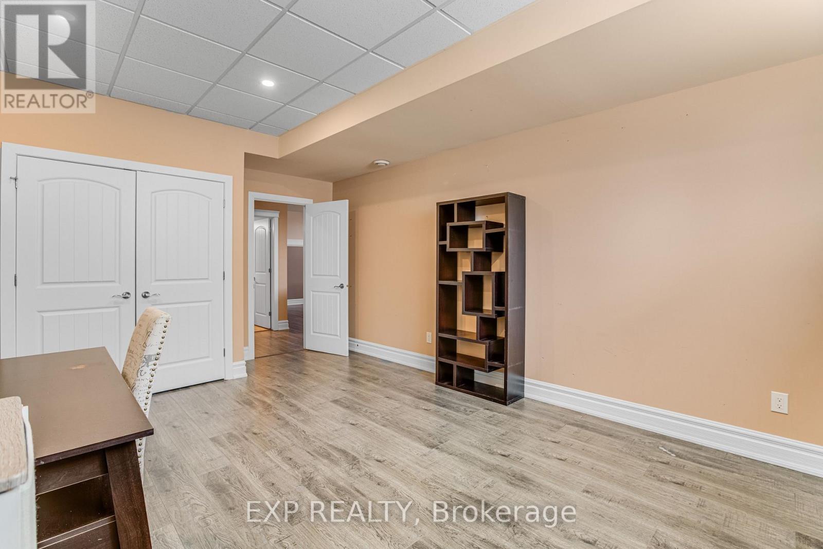 47 BEAVER LANE - Image 28