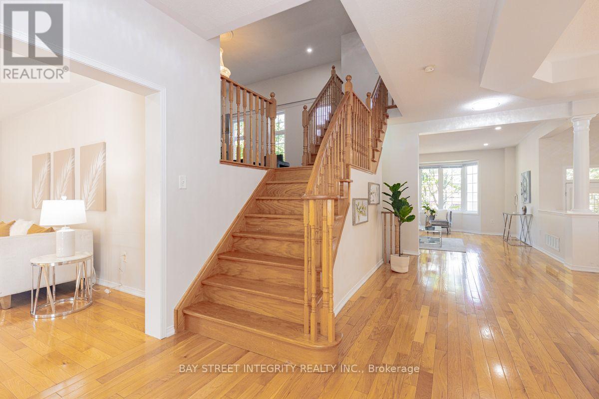 17 WESTON CRESCENT - 14