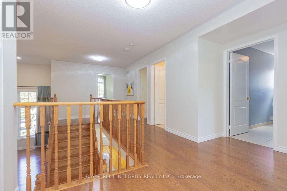17 WESTON CRESCENT - 21