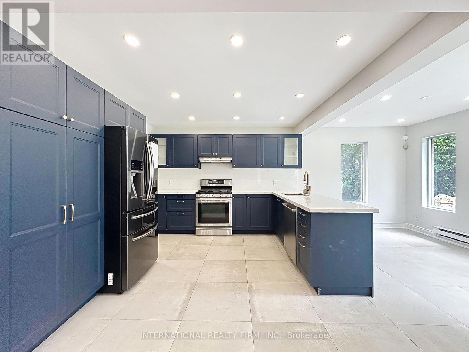 21 MAYVERN CRESCENT - 12