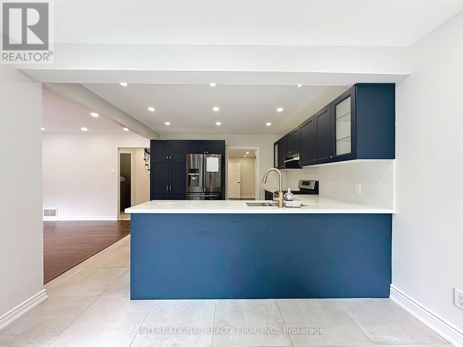 21 MAYVERN CRESCENT - 14