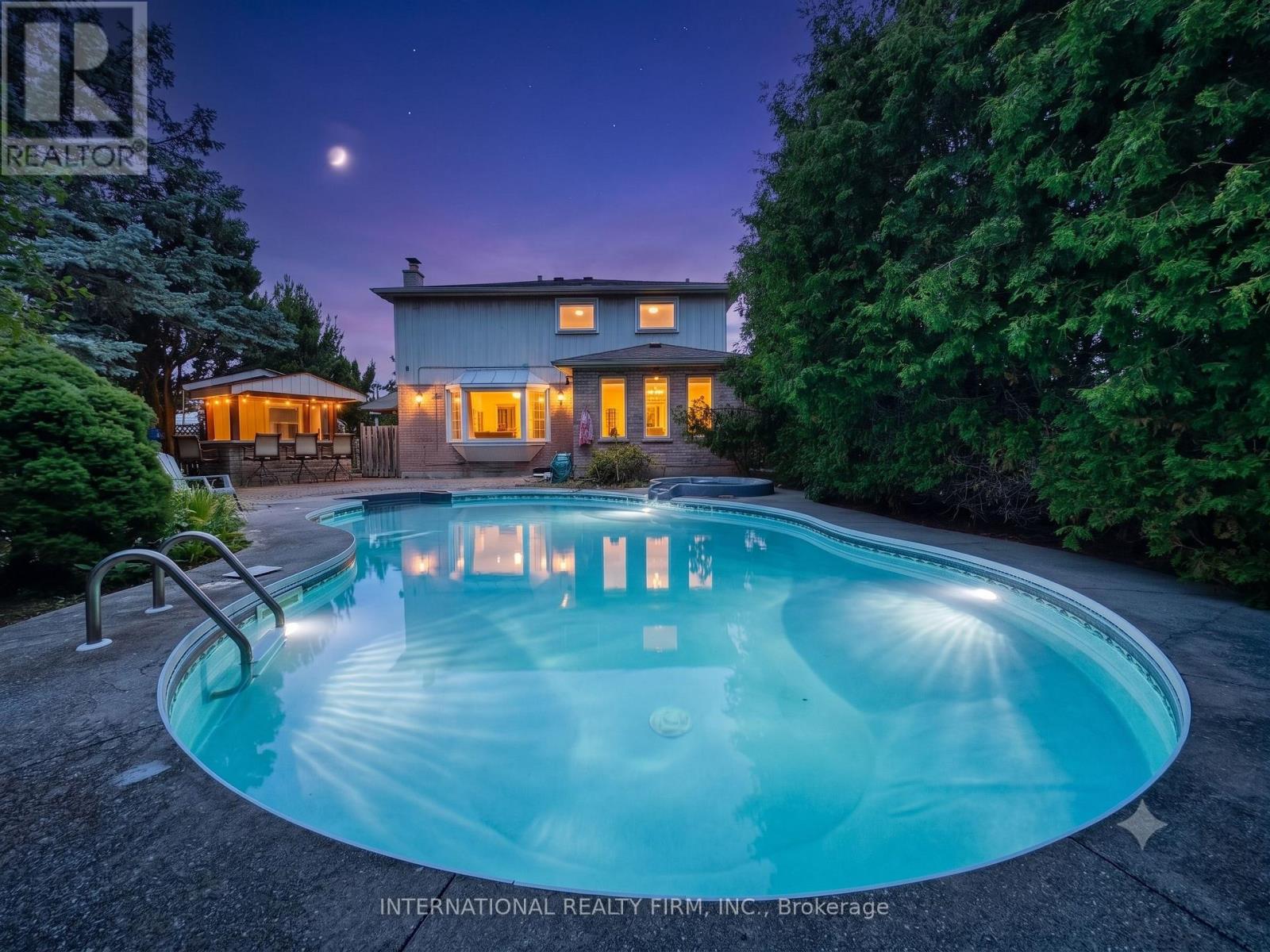 21 MAYVERN CRESCENT - 2