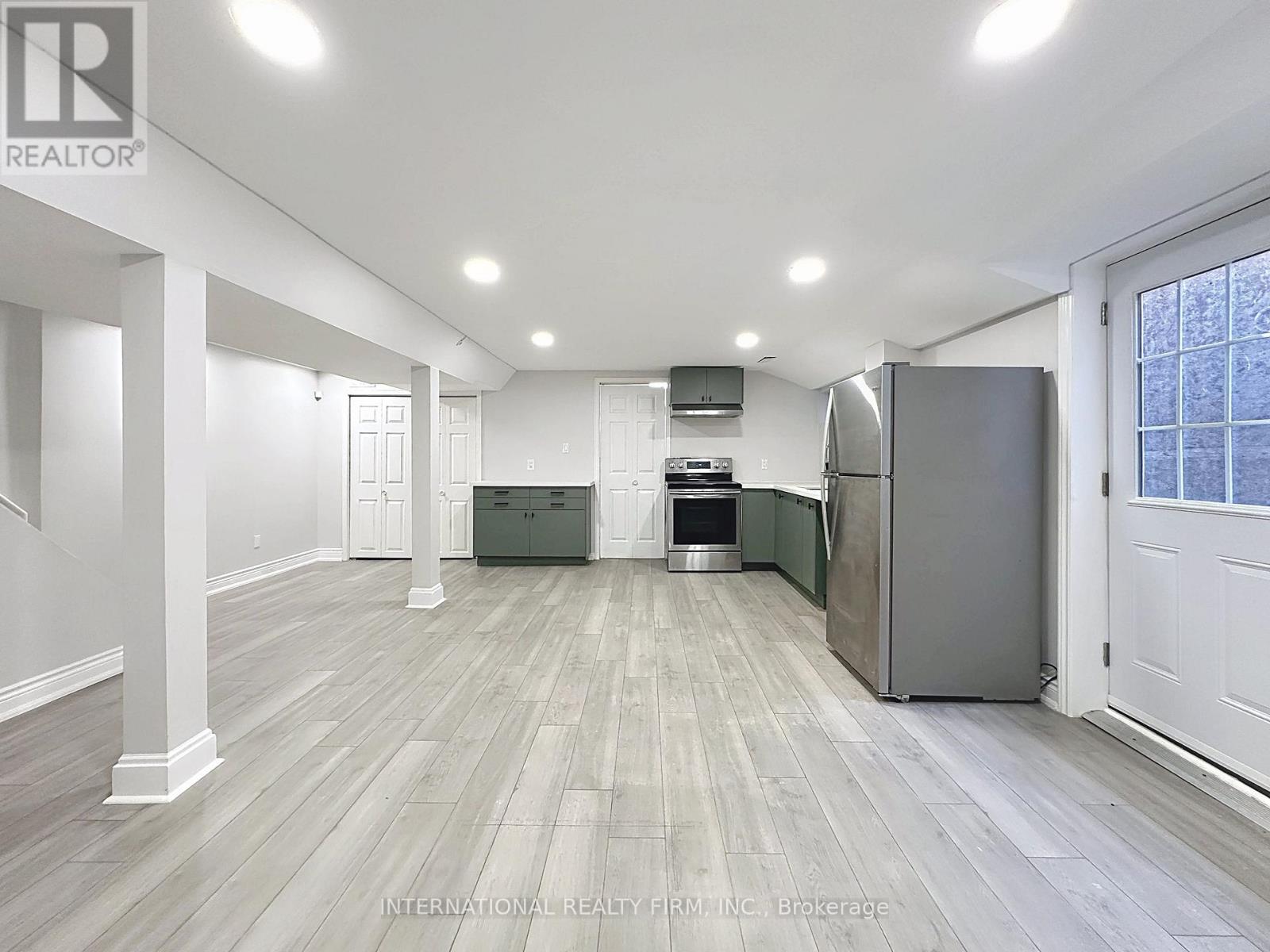 21 MAYVERN CRESCENT - 42