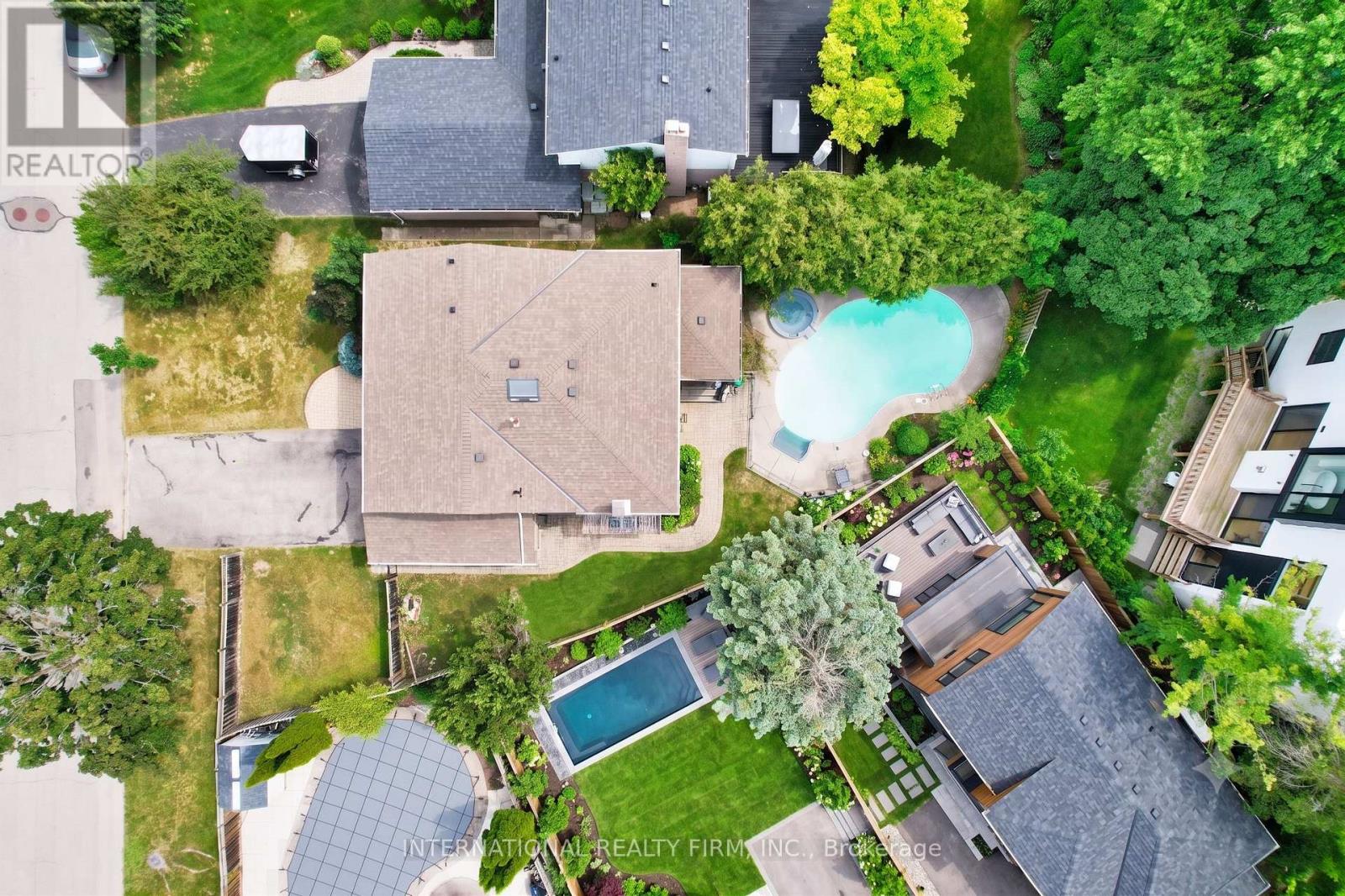 21 MAYVERN CRESCENT - 45