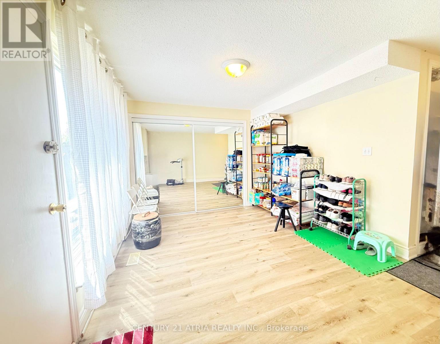 73 STATELY WAY - 25