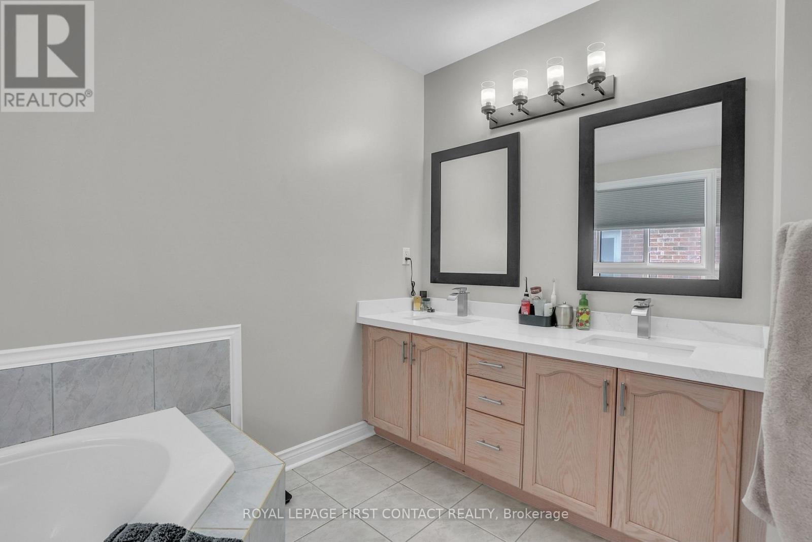 340 LIVINGSTONE STREET W - Image 19