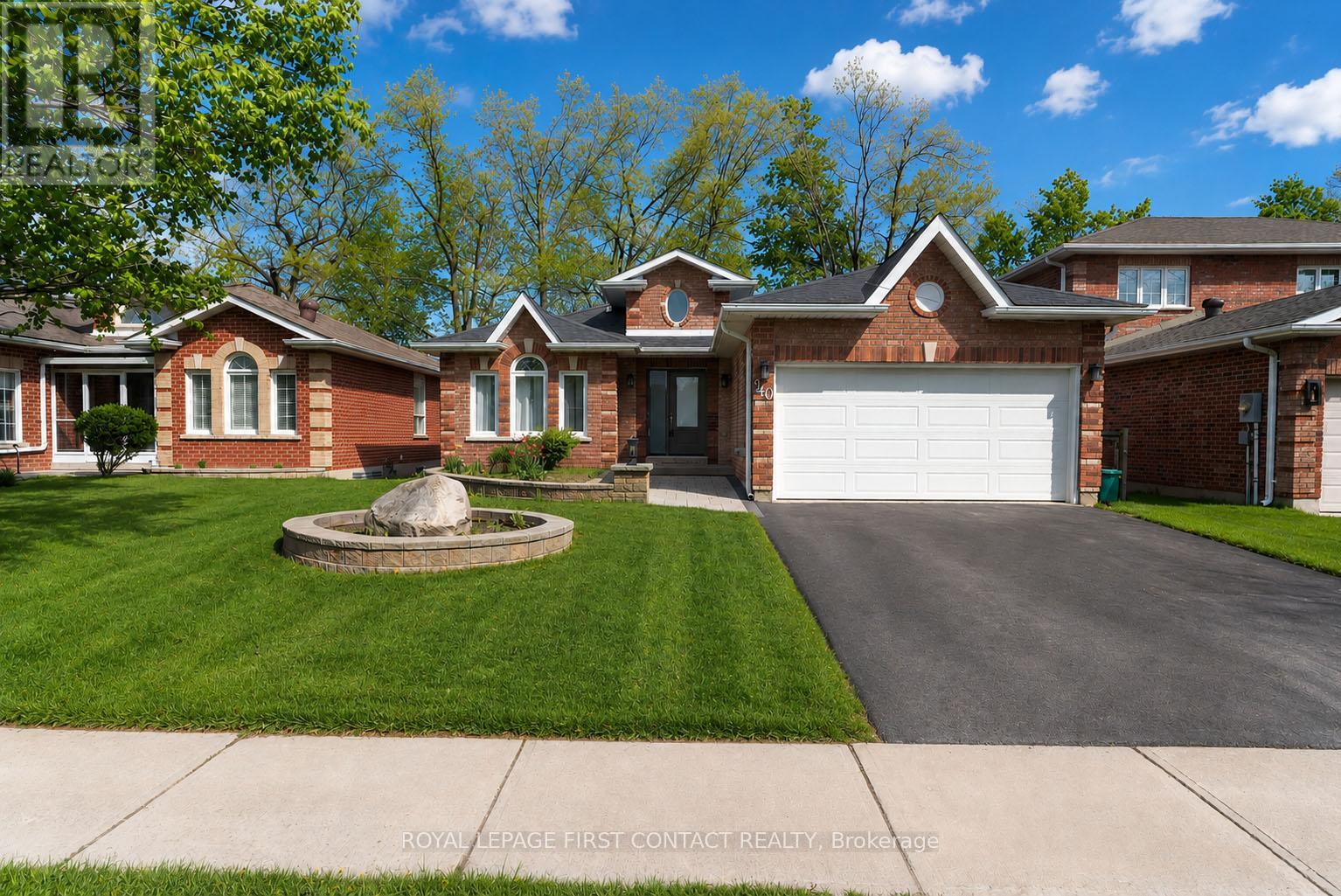 340 LIVINGSTONE STREET W - 2