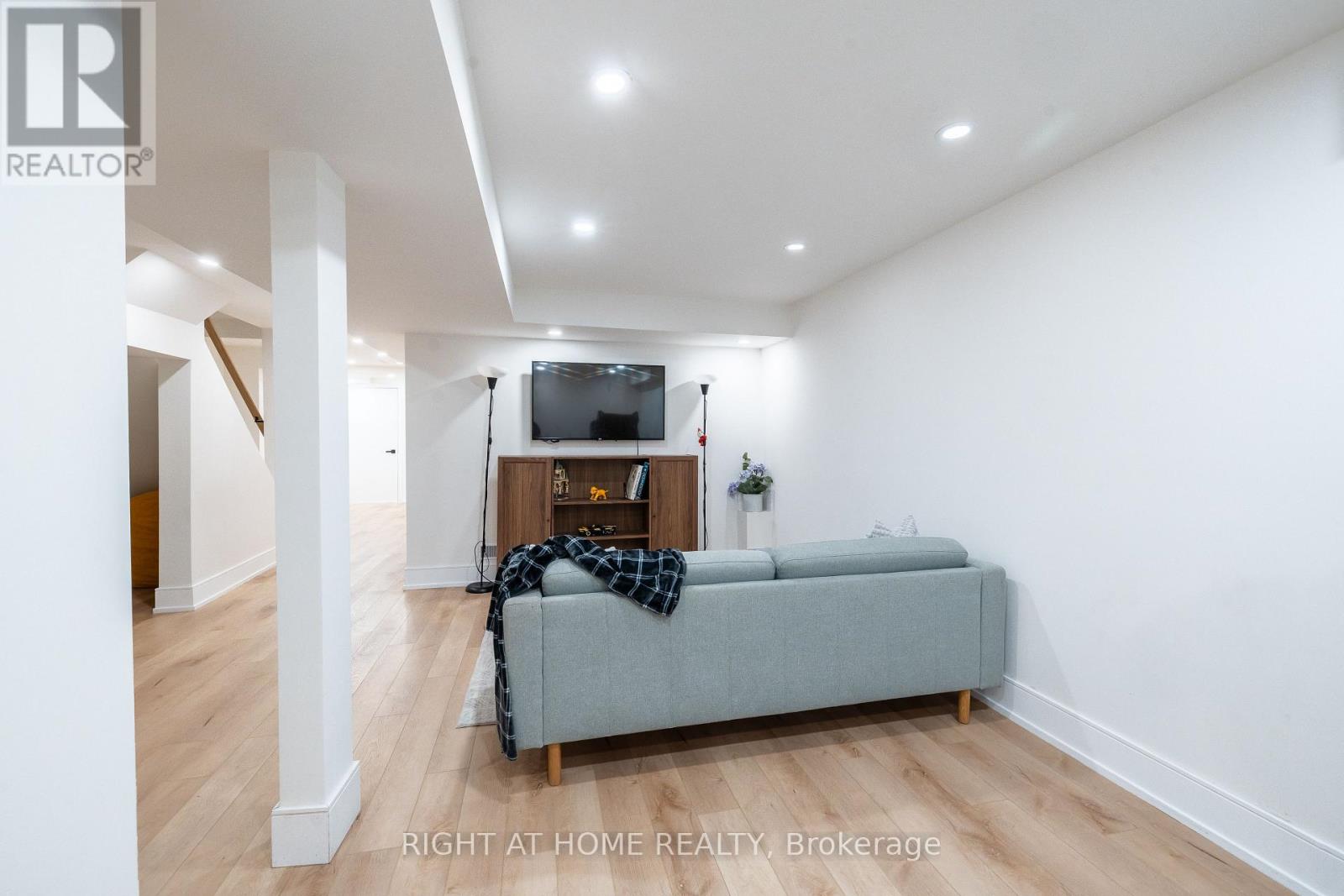 604 LUMBERTON CRESCENT - 26