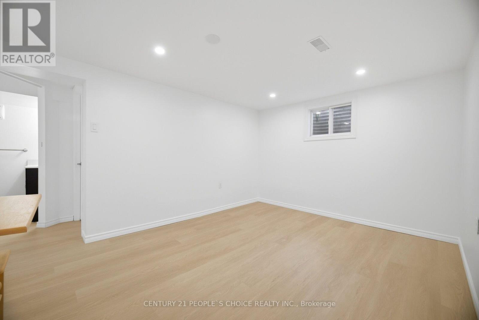 4 FURNESS CRESCENT - Image 32