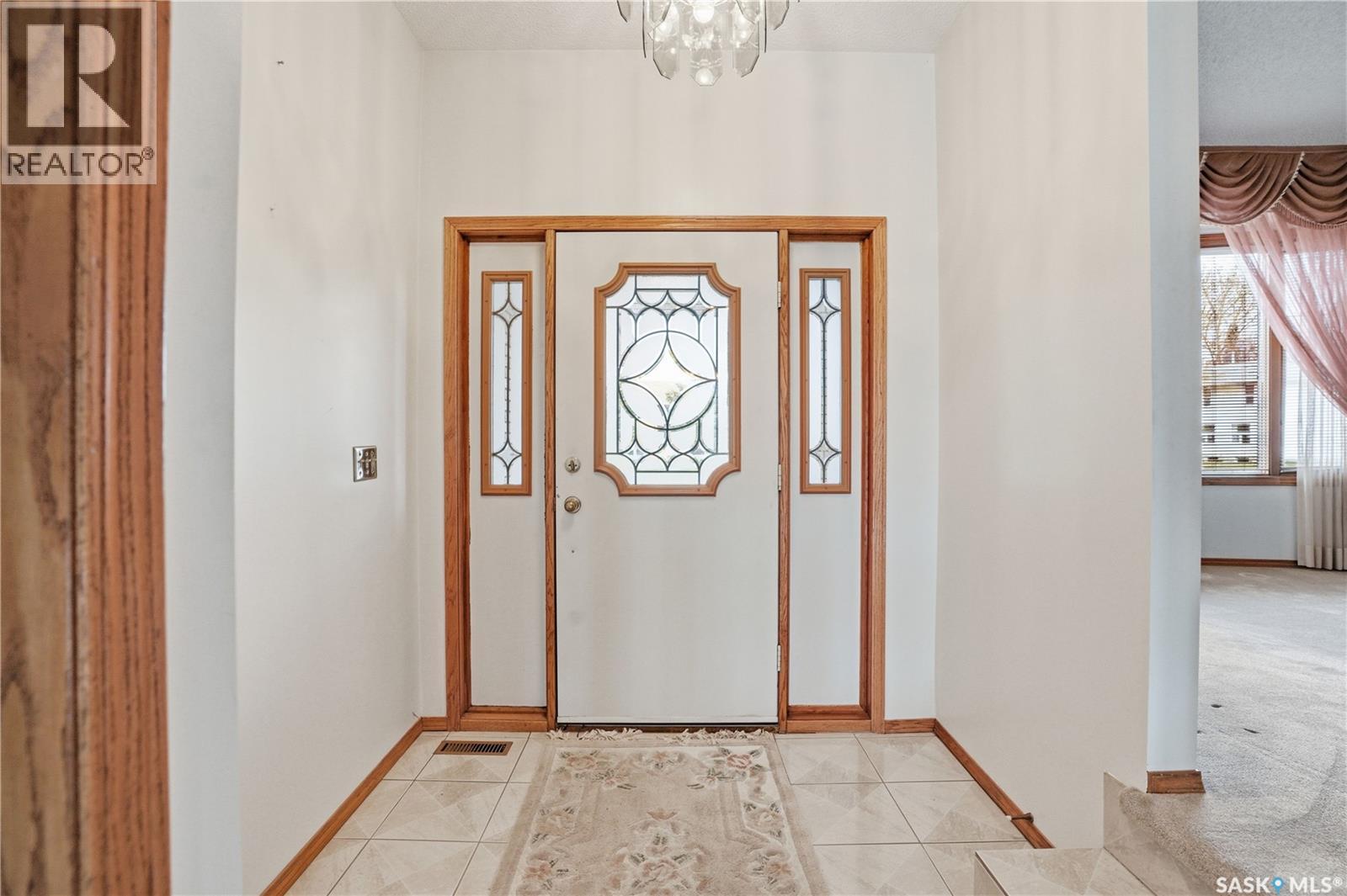 238 S AVENUE N, Saskatoon — photo 3