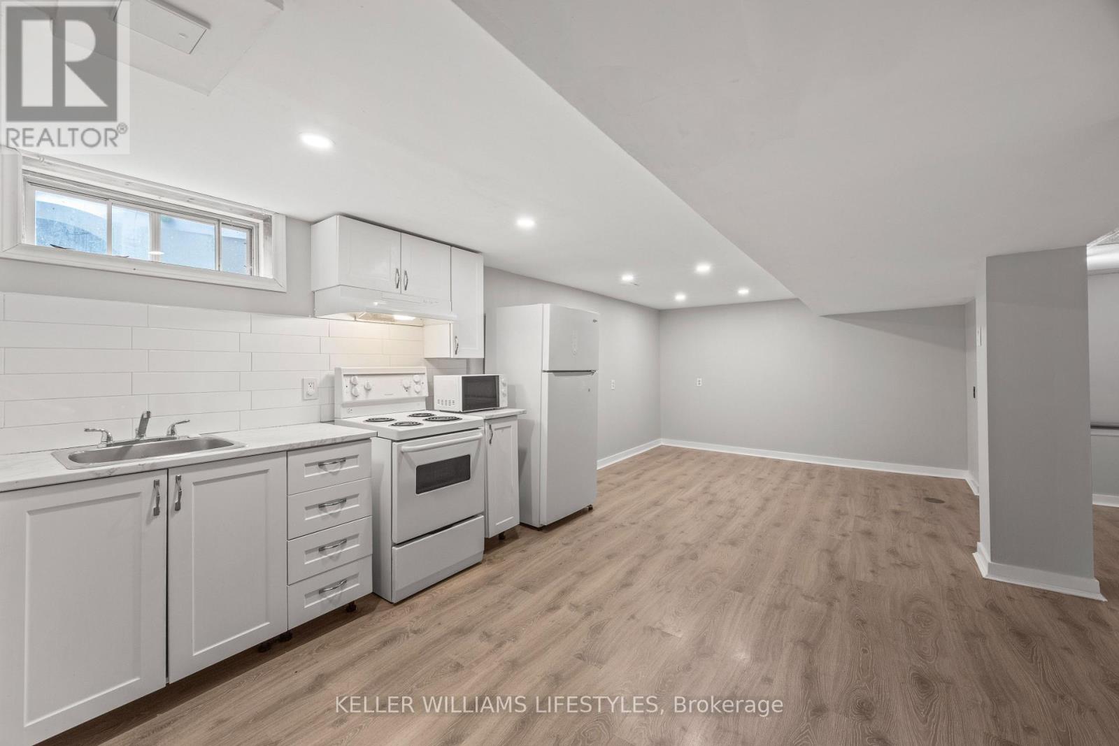 9 BUCHAN ROAD - 27