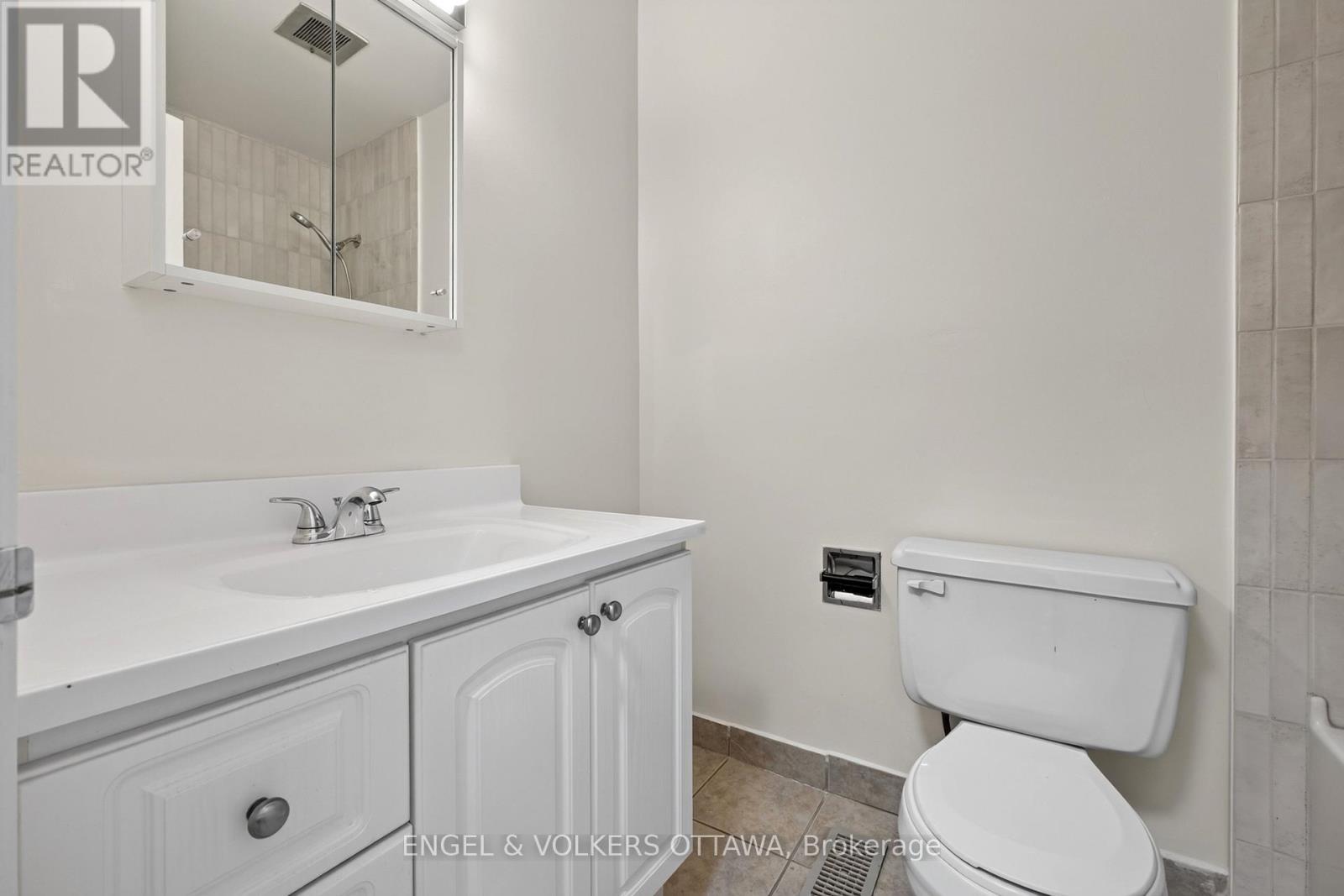 4 Bed, 2 Bath House for Rent in Ottawa – 176 BIRCH HILL PRIVATE, Ottawa – MLS# X13623912 - Image 38