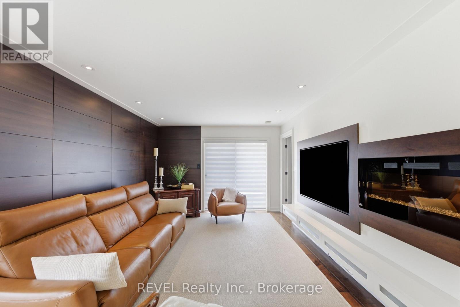 #14 275 PELHAM ROAD - 14