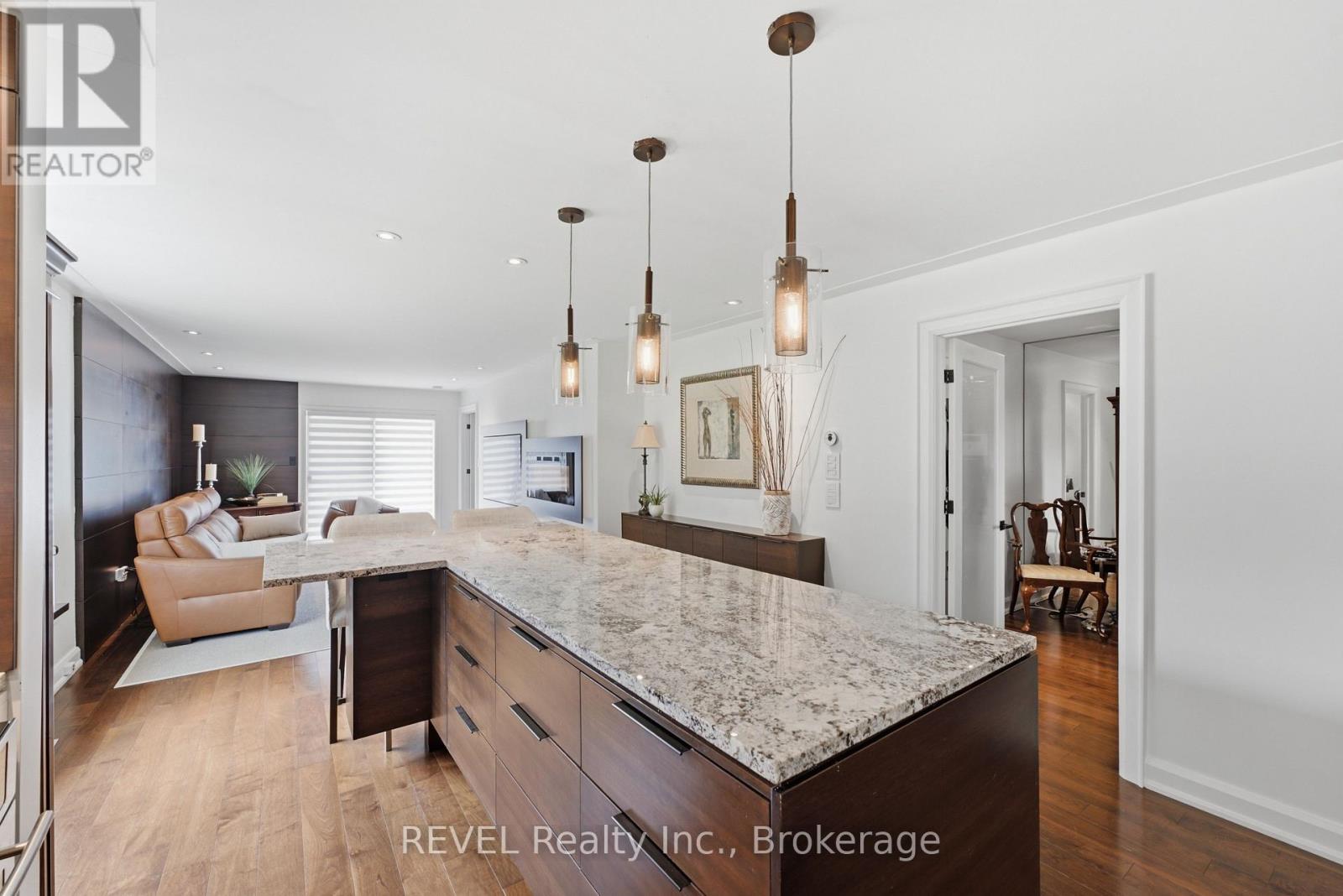 #14 275 PELHAM ROAD - 17