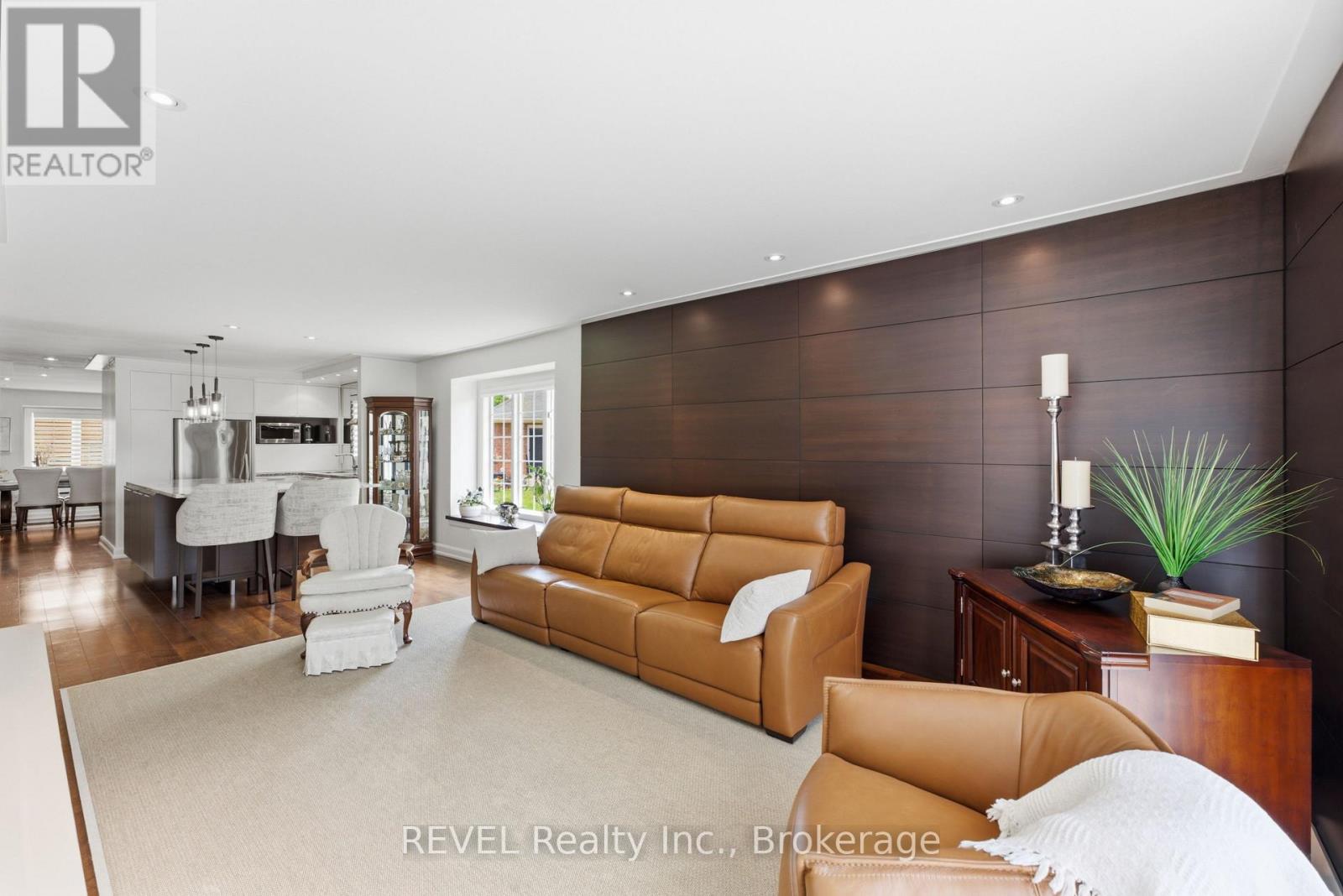 #14 275 PELHAM ROAD - 25